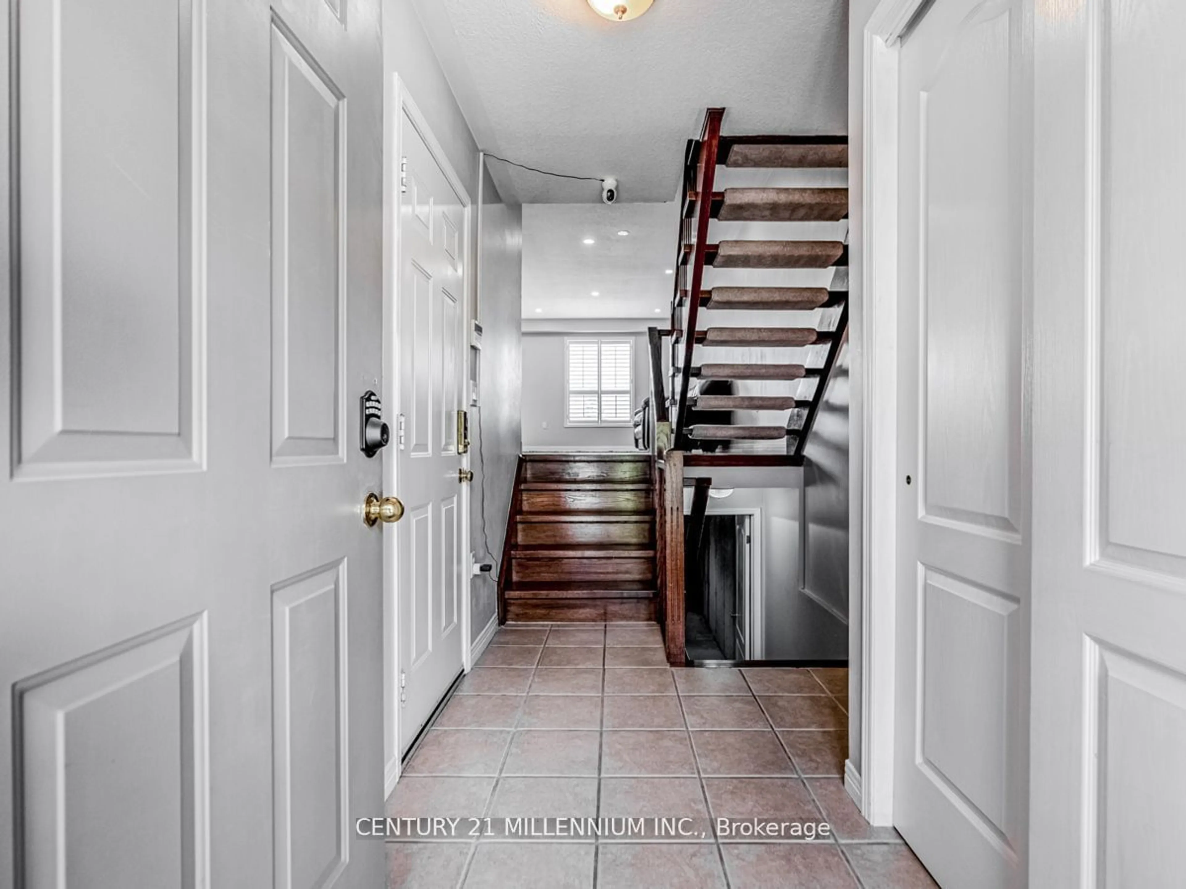 Indoor entryway, wood floors for 10 Fairhaven Dr, Hamilton Ontario L8J 3X7