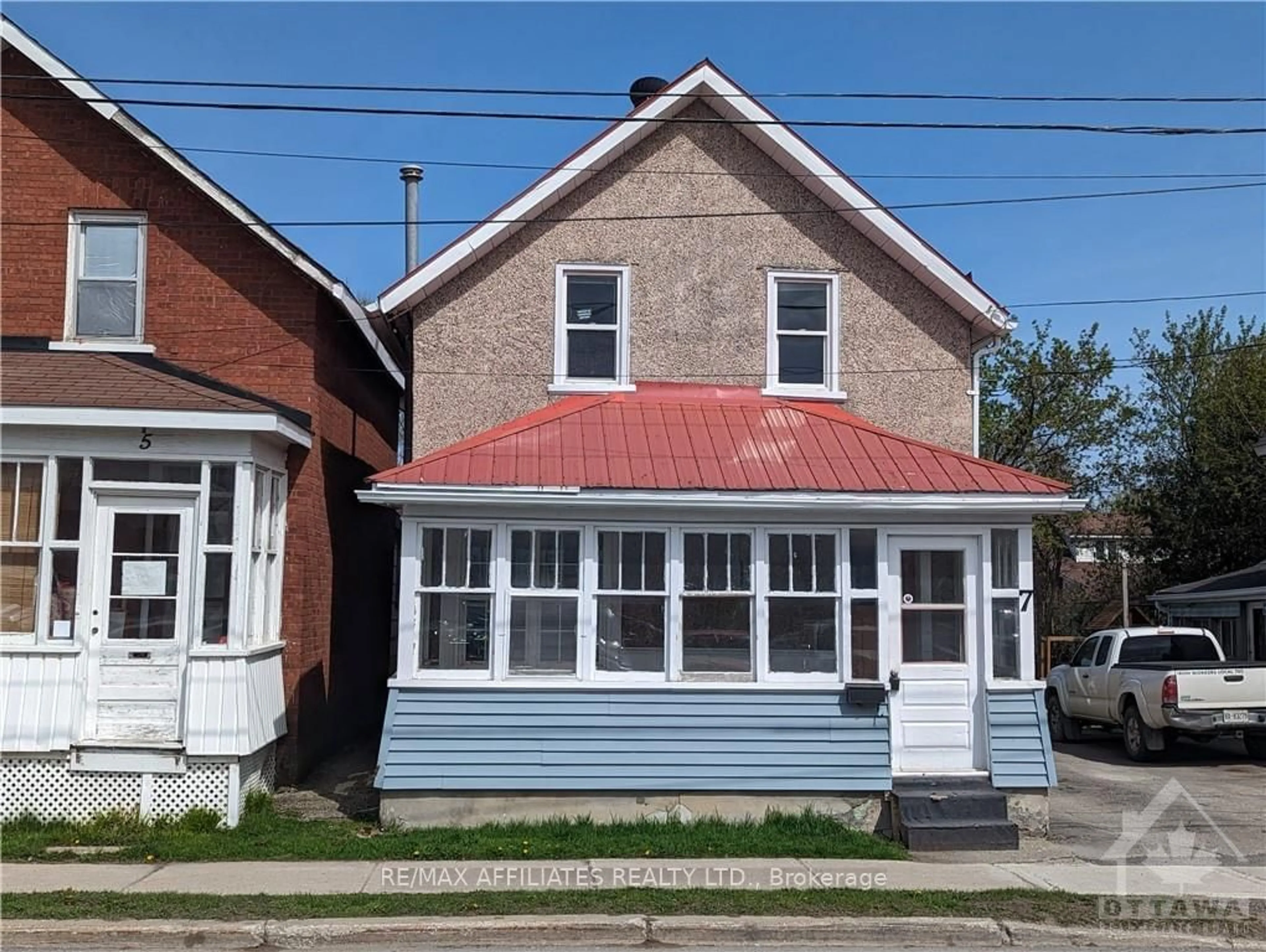 Frontside or backside of a home, cottage for 7 ABBOTT St, Smiths Falls Ontario K7A 4S1