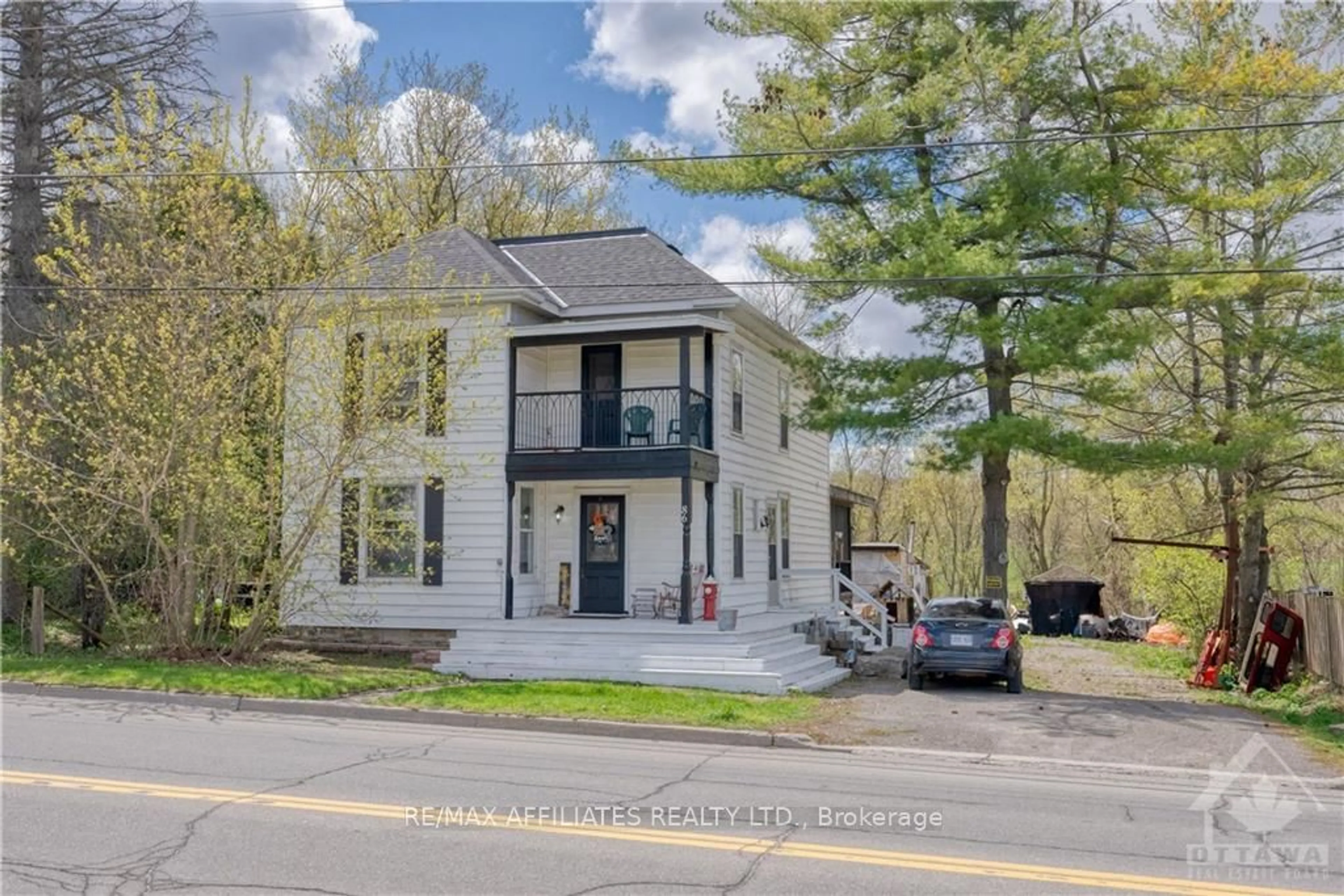 A pic from exterior of the house or condo, cottage for 86 CONCESSION St, Westport Ontario K0G 1X0