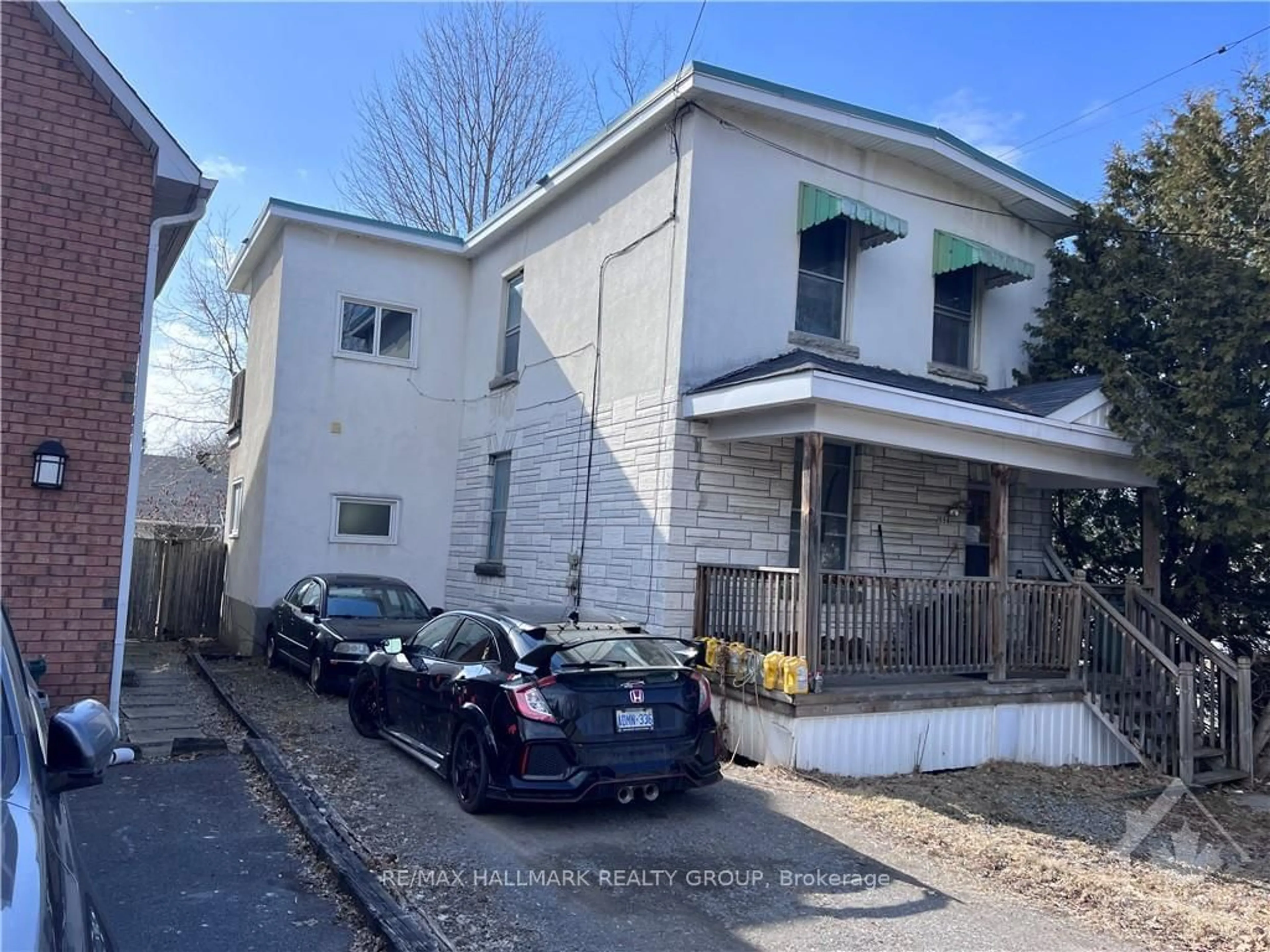 Frontside or backside of a home, the street view for 558 TWEEDSMUIR Ave, Westboro - Hampton Park Ontario K1Z 5P2