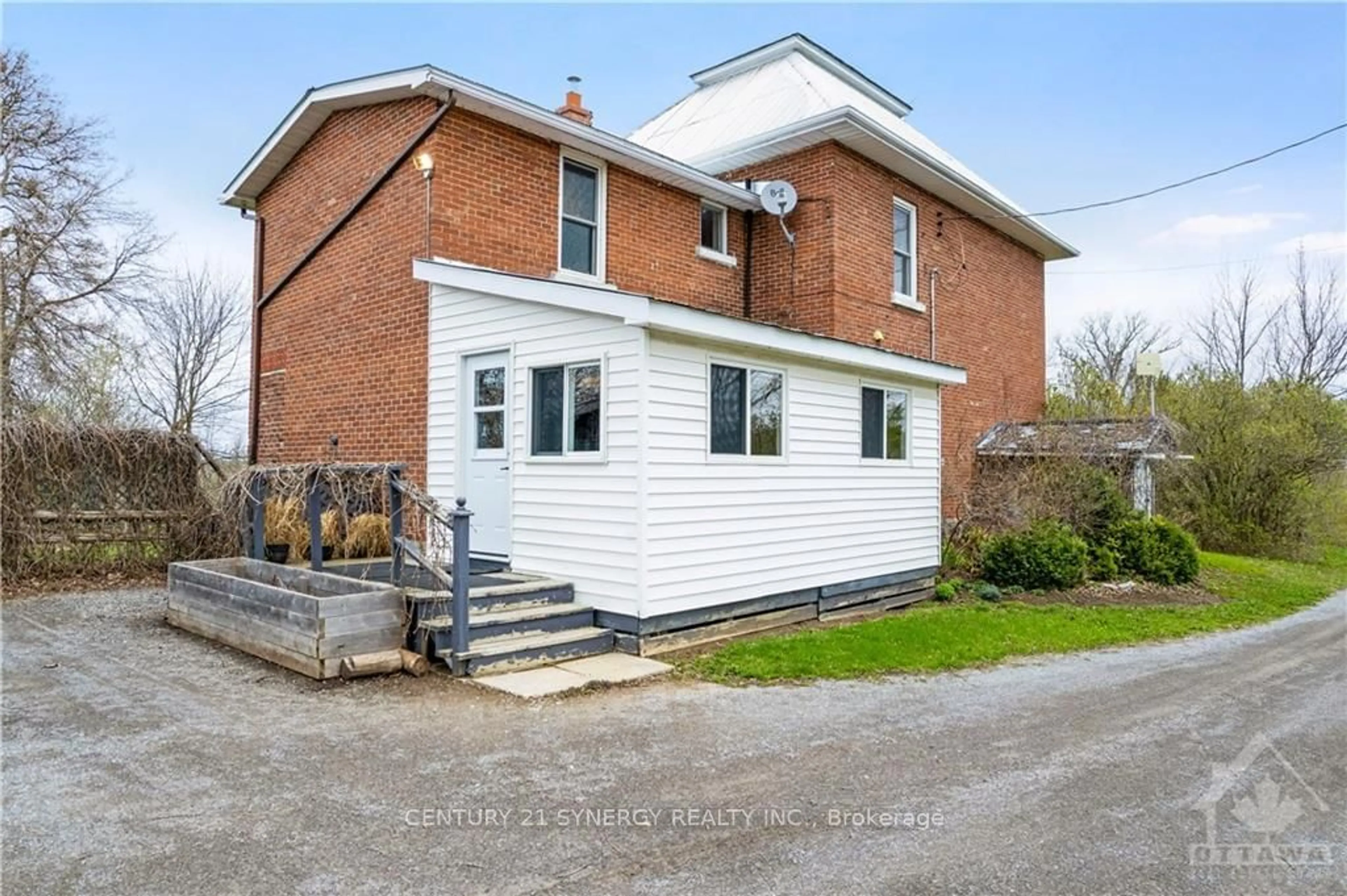 Frontside or backside of a home, cottage for 157 DUNCAN Dr, McNab/Braeside Ontario K7S 3G8