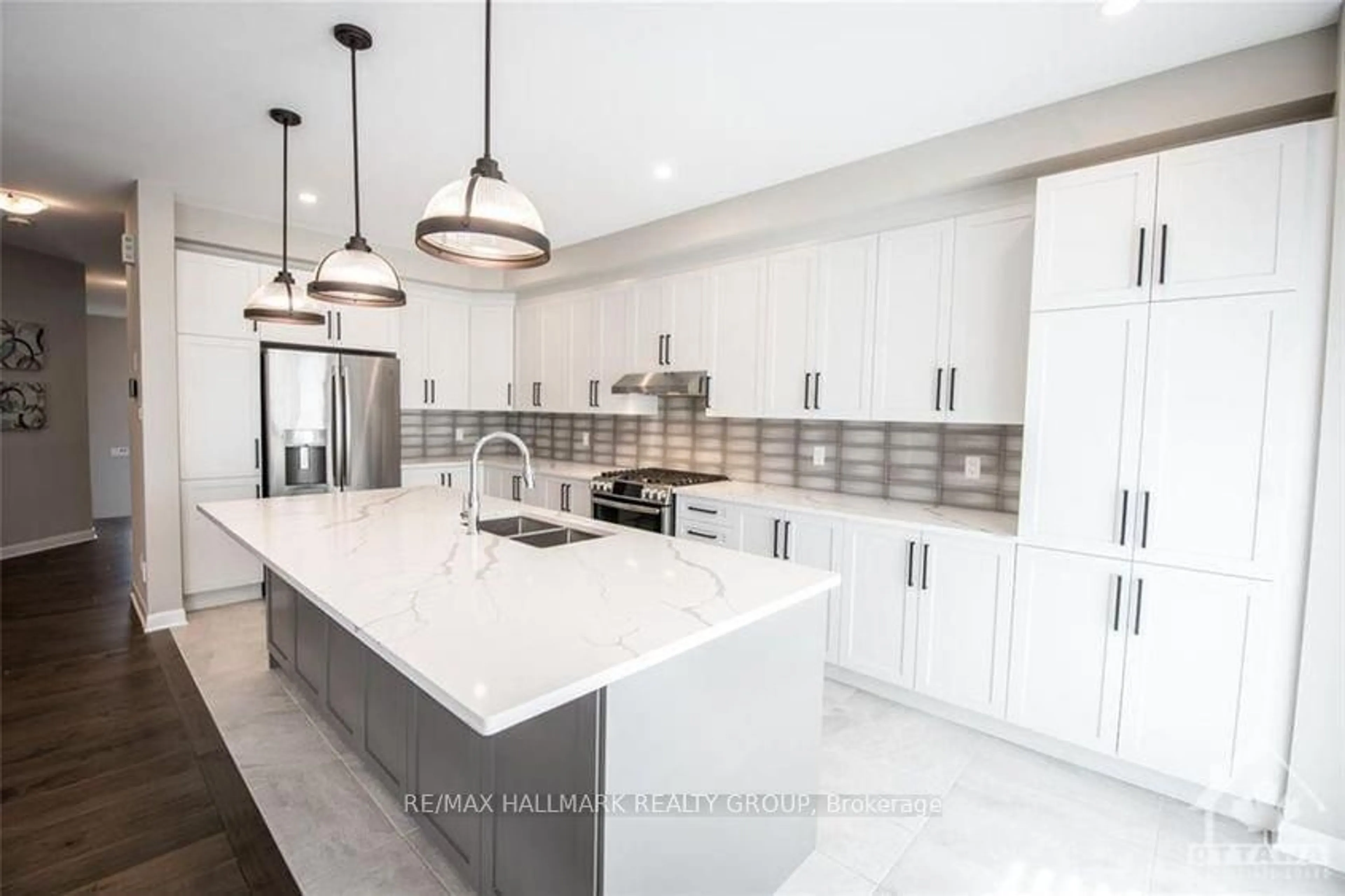 Contemporary kitchen, wood floors, mountain for 243 ALEX POLOWIN Ave, Barrhaven Ontario K2J 6S3