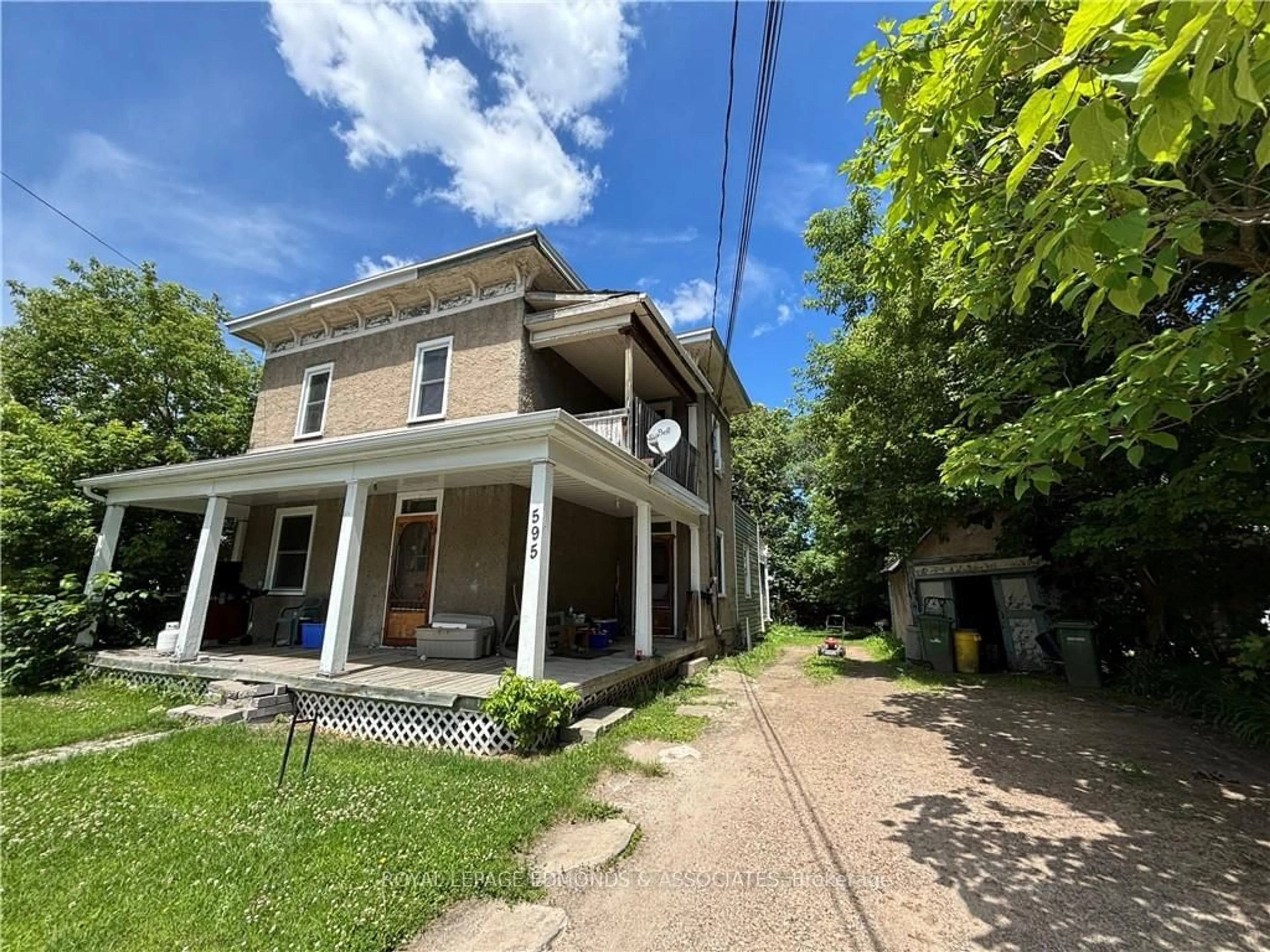 Frontside or backside of a home, the front or back of building for 595 ISABELLA St, Pembroke Ontario K8A 5V1