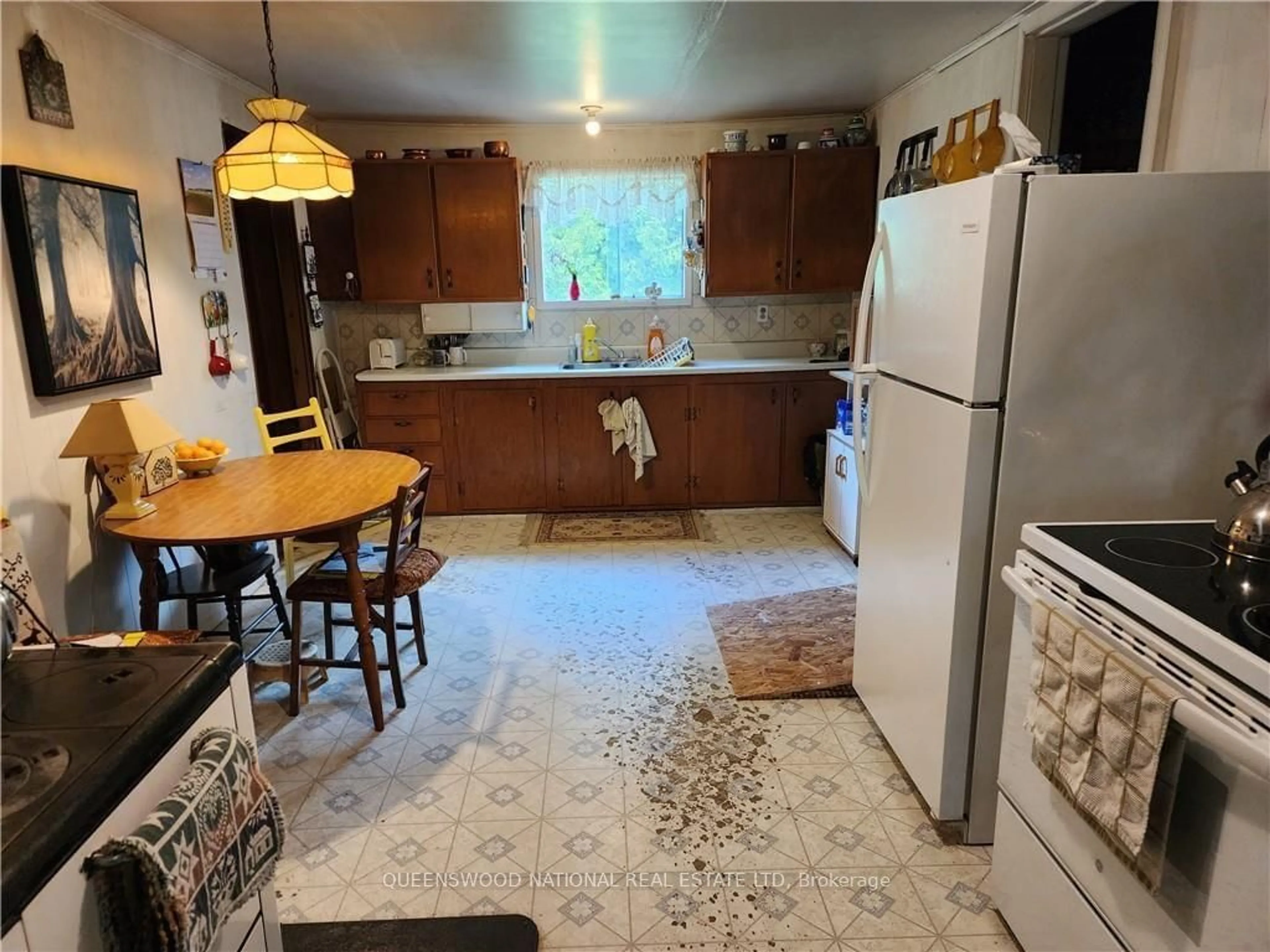 Kitchen, ceramic floors, cottage for 28937 60, South Algonquin Ontario K0J 2M0