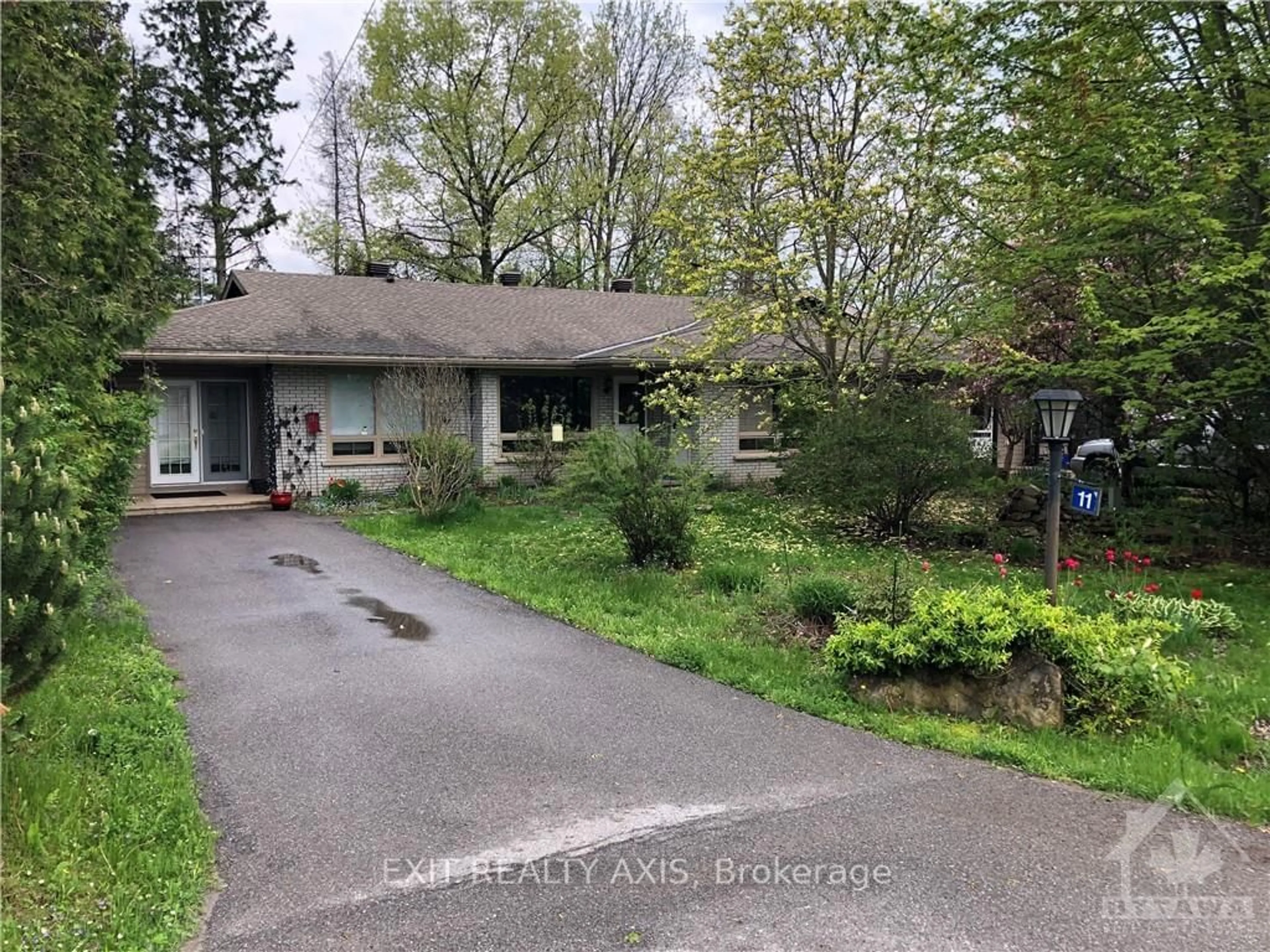 Frontside or backside of a home, cottage for 13 BAYVIEW Cres, Montague Ontario K7A 5B8