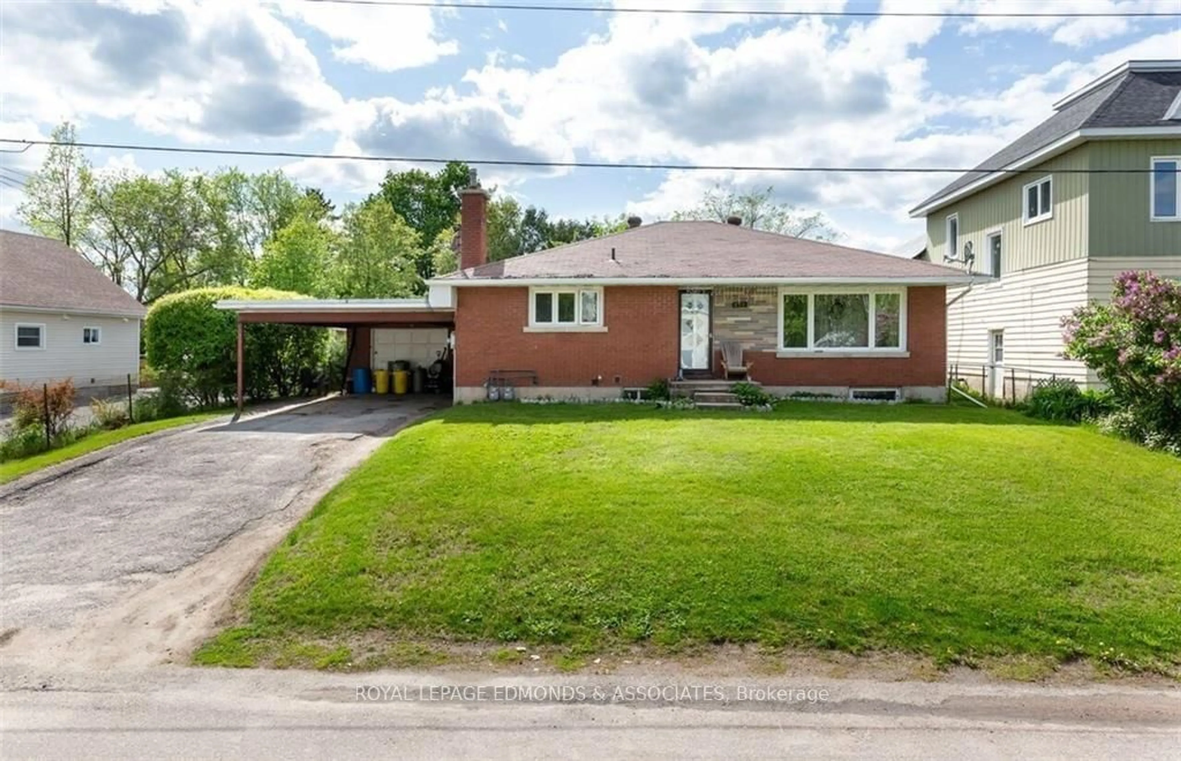 Frontside or backside of a home, cottage for 466 DRAPER St, Pembroke Ontario K8A 4X4