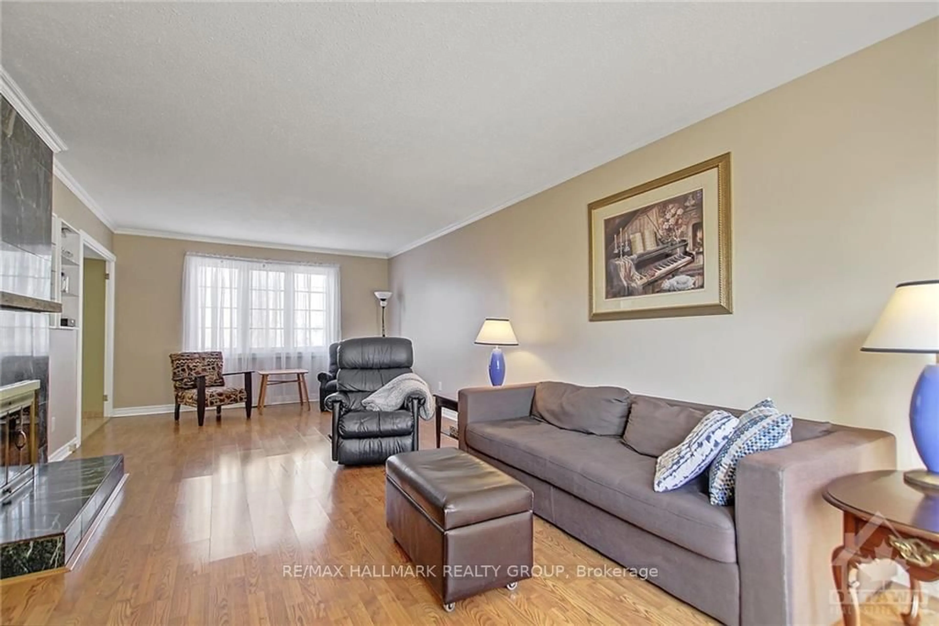 Living room, wood floors for 6258 OLD RICHMOND Rd, Fallowfield Rd South of Ottawa Ontario K0A 2Z0