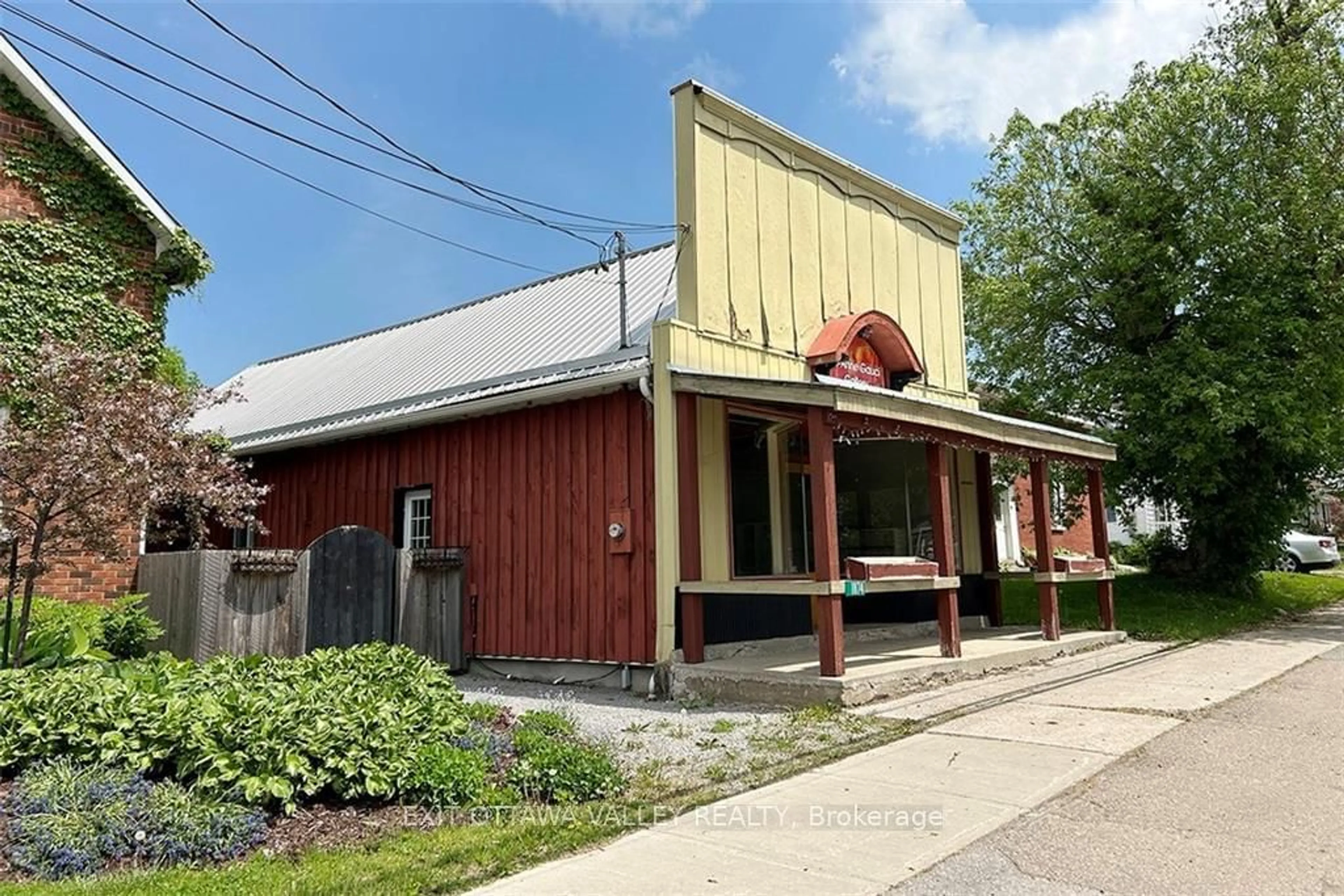 Patio, the front or back of building for 1874 /  BEACHBURG Rd, Whitewater Region Ontario K0J 1C0