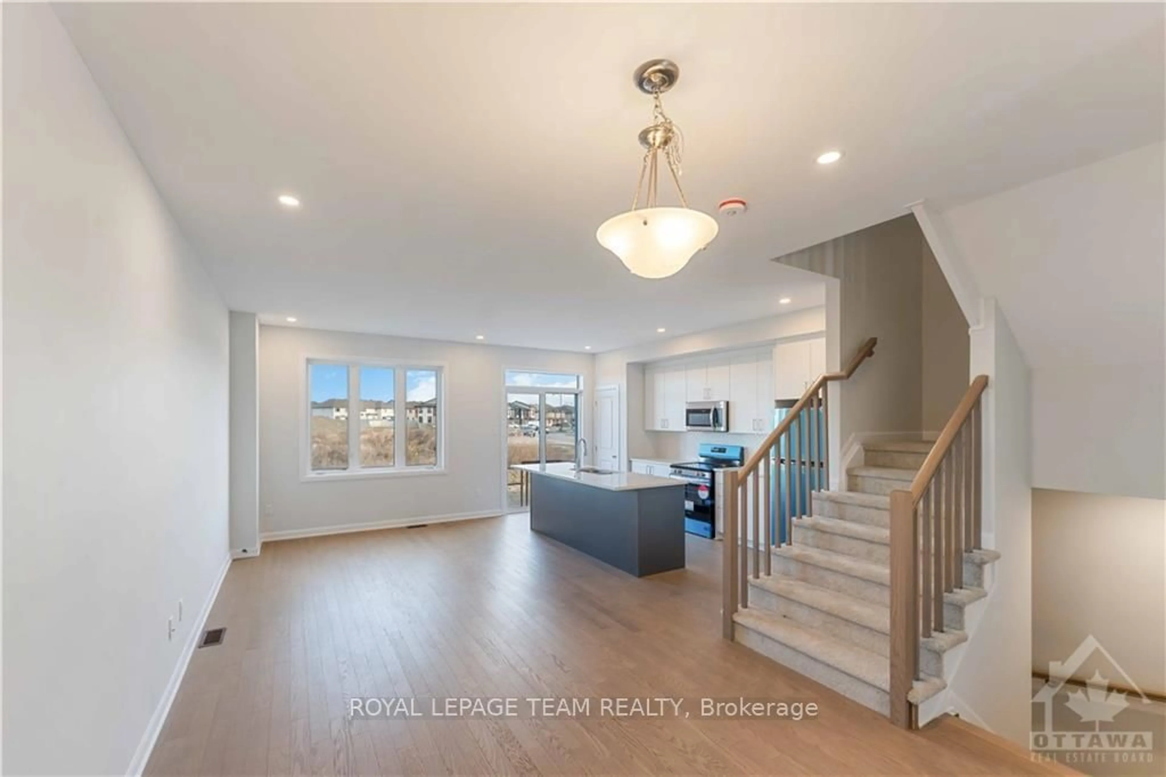 Indoor entryway, wood floors for 702 FAIRLINE Row, Kanata Ontario K2S 1E7