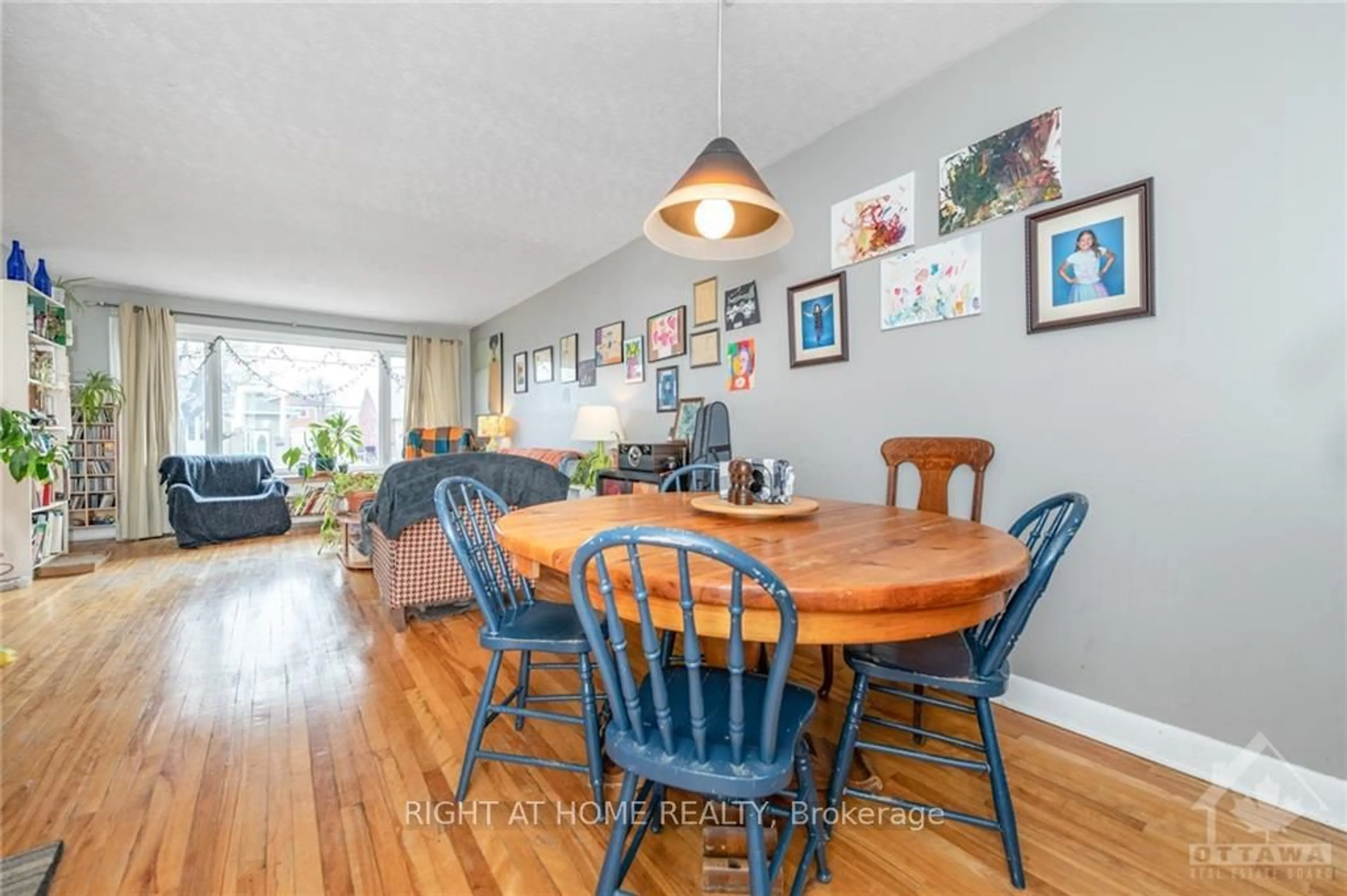 Dining room, wood floors, cottage for 2421 IRIS St, Parkway Park - Queensway Terrace S and Area Ontario K2C 1C7