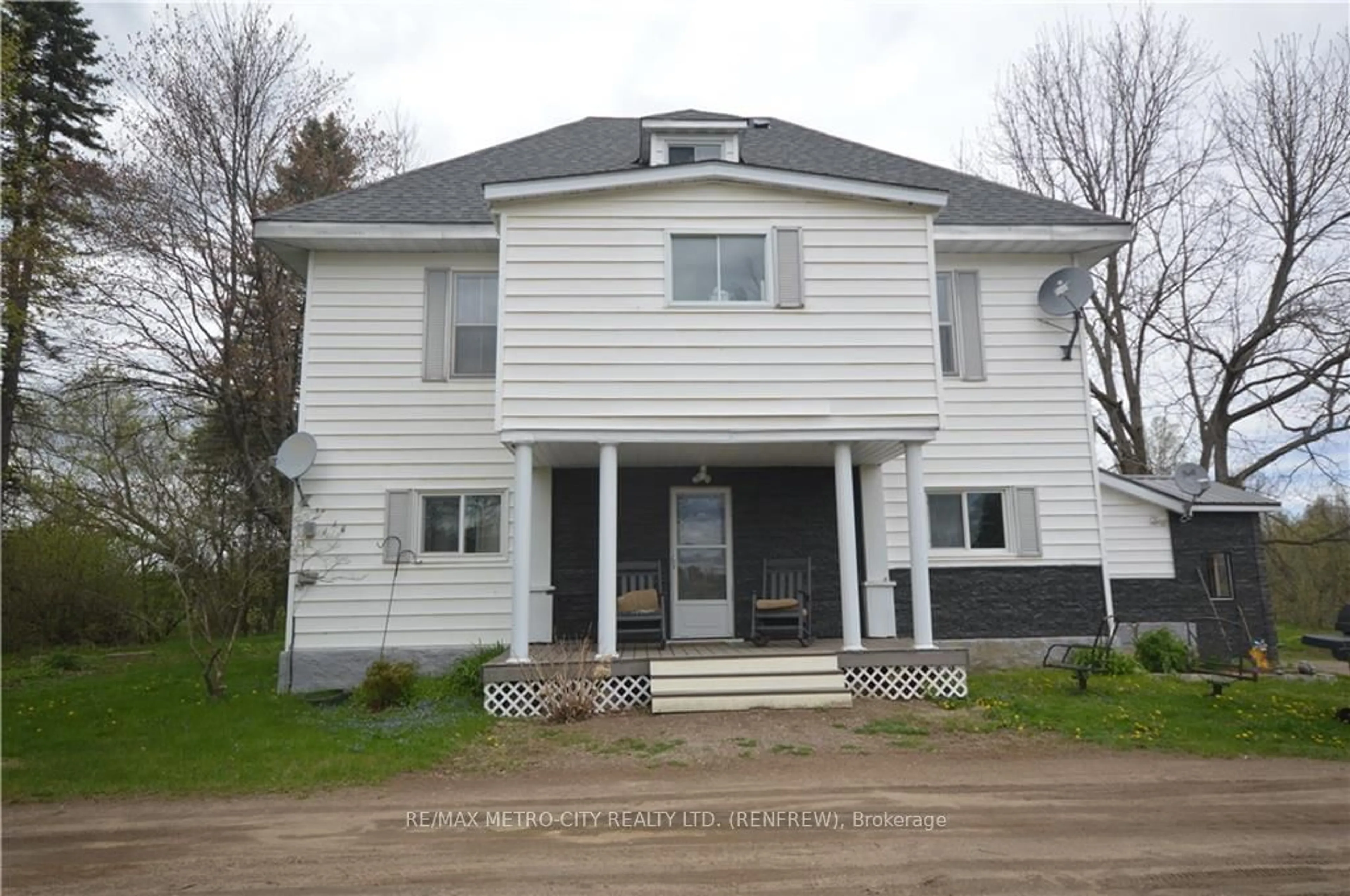 Frontside or backside of a home, the front or back of building for 2879 LAKE DORE Rd, North Algona Wilberforce Ontario K7V 1X0