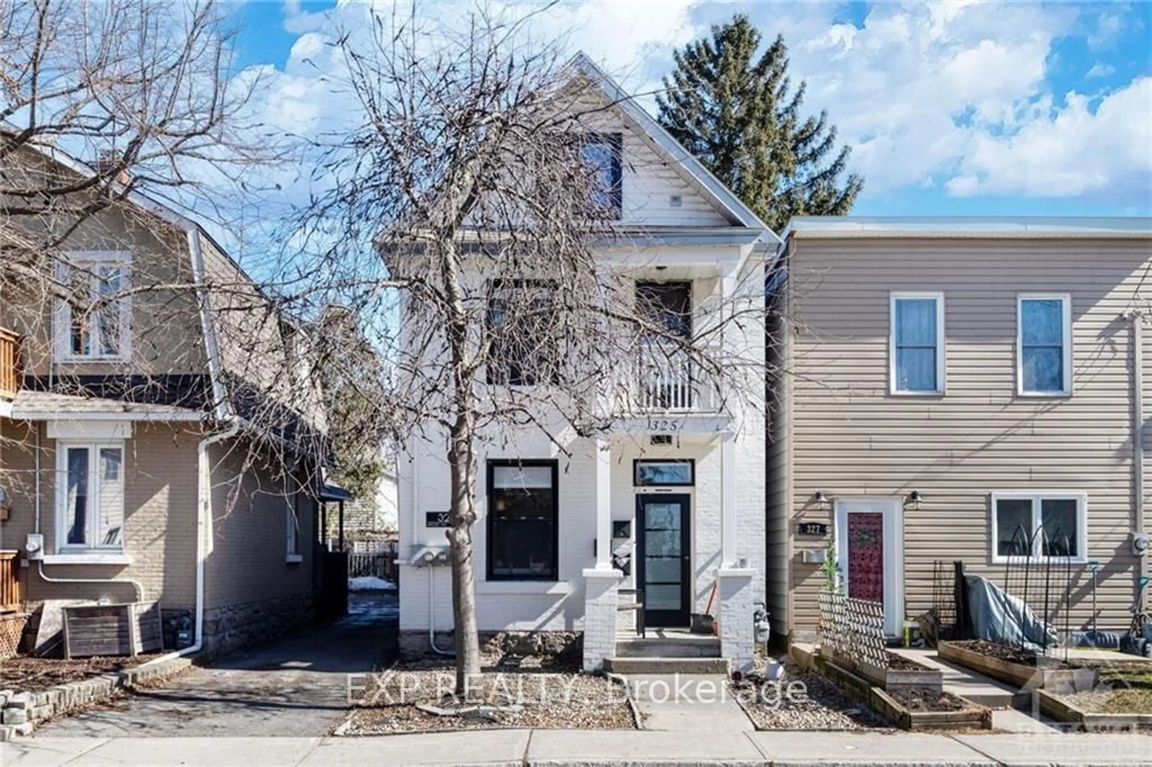 A pic from exterior of the house or condo, the street view for 325 HINCHEY Ave, West Centre Town Ontario K1Y 1M1