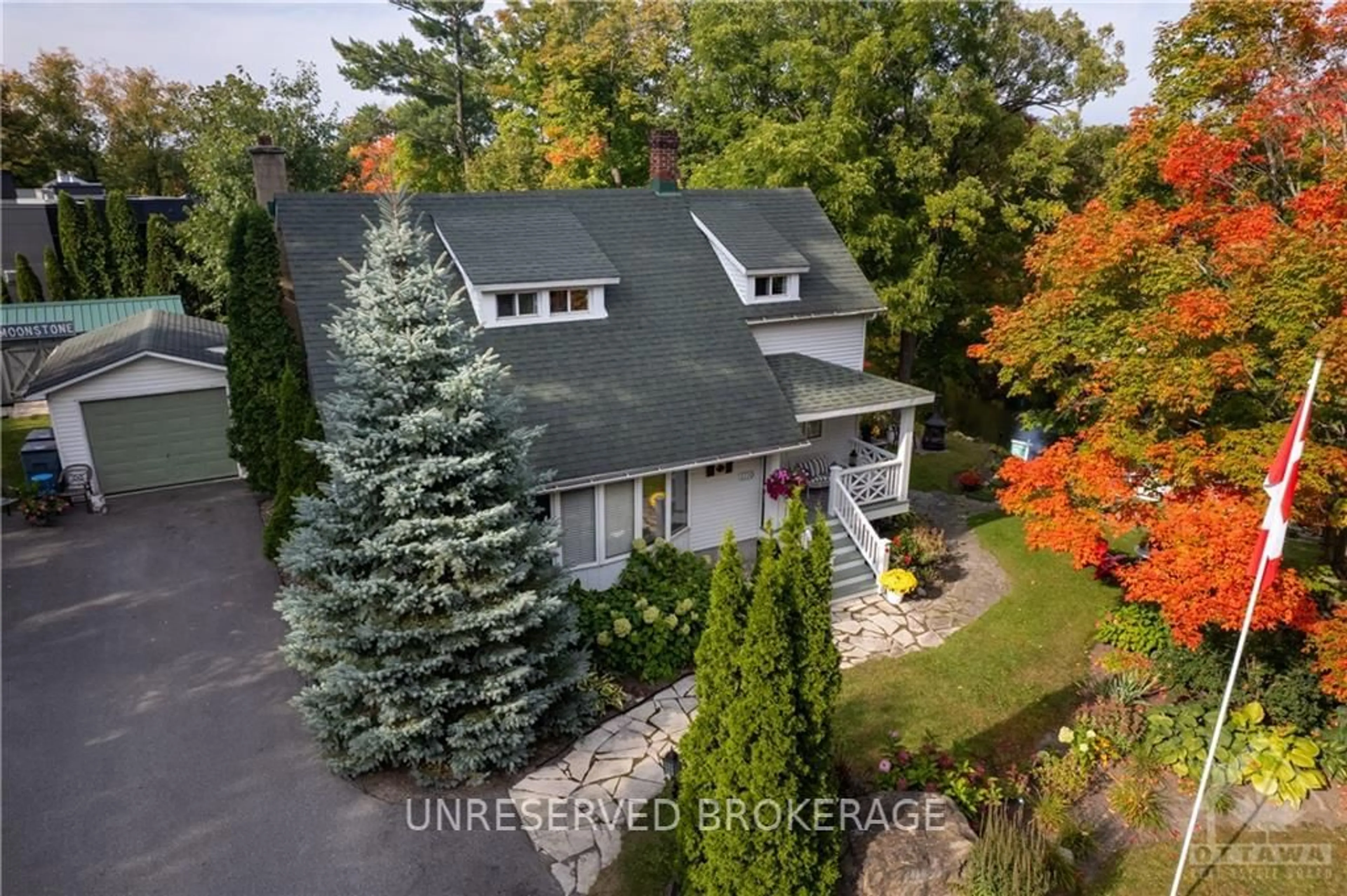 Frontside or backside of a home, cottage for 1119 TIGHE St, Manotick - Kars - Rideau Twp and Area Ontario K4M 1A3