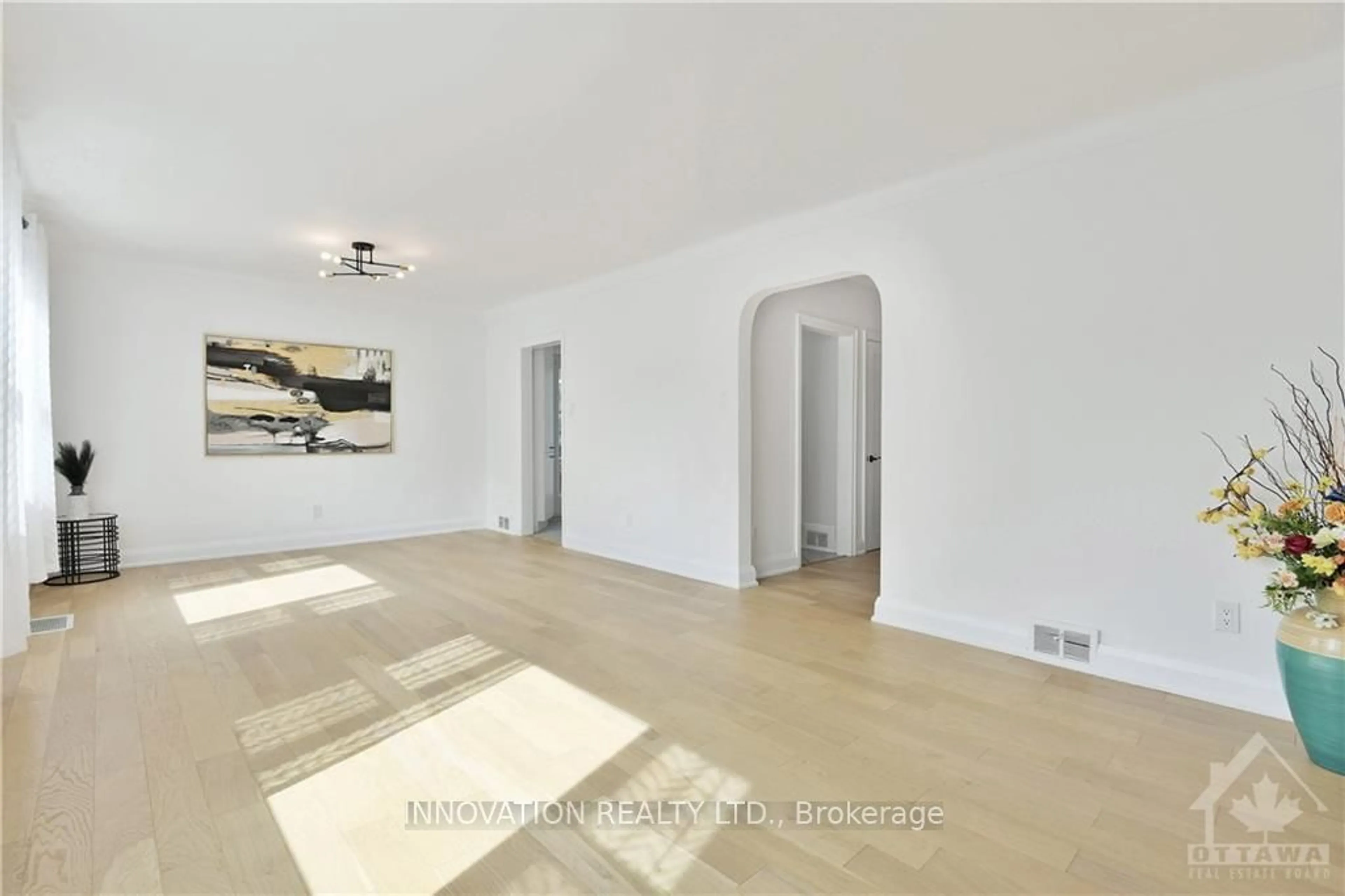 A pic of a room, wood floors for 391 GREENWOOD Ave, Ottawa Ontario K2A 0X4