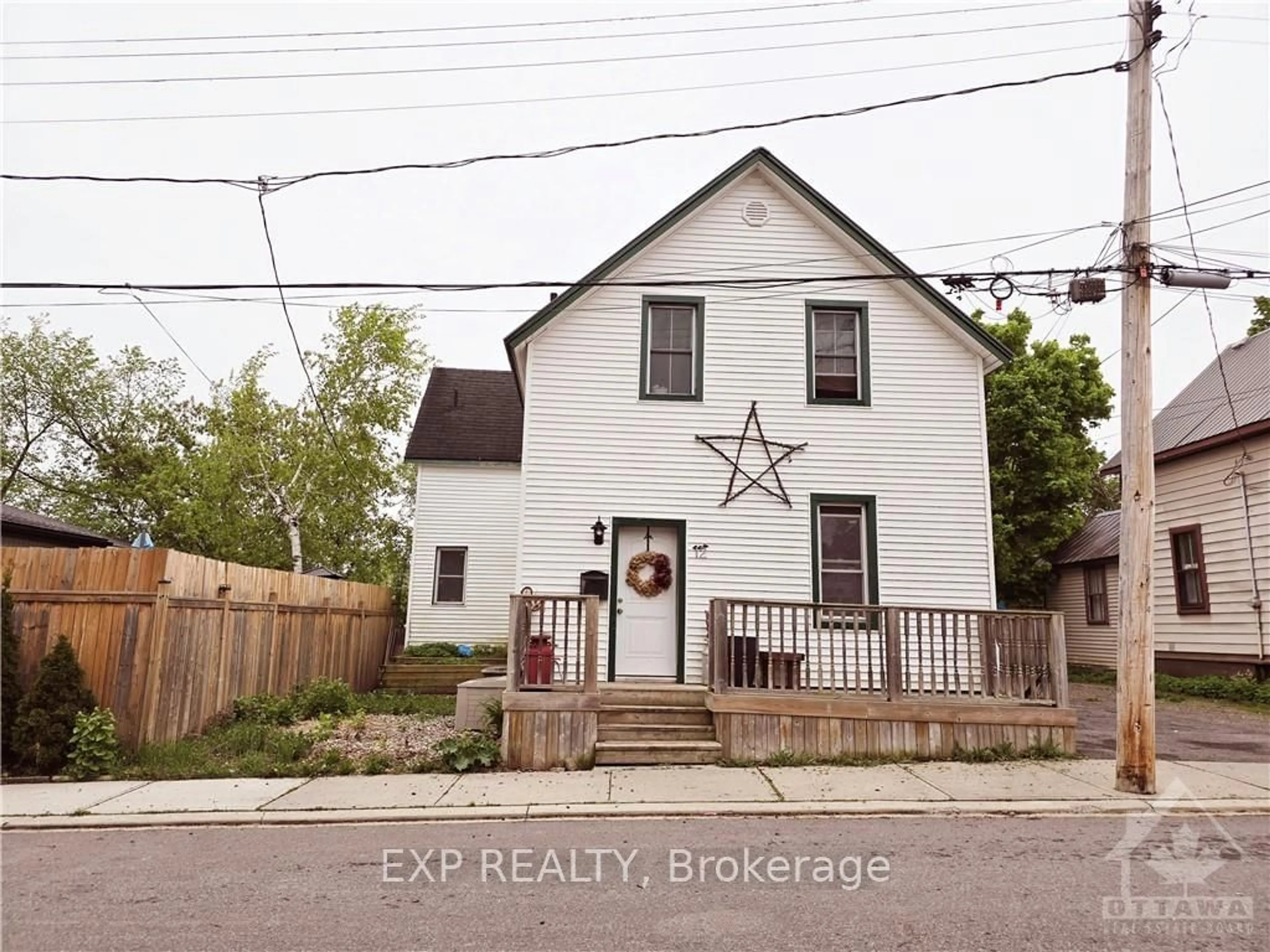 Frontside or backside of a home, the street view for 12 HERRIOTT St, Carleton Place Ontario K7C 2V6