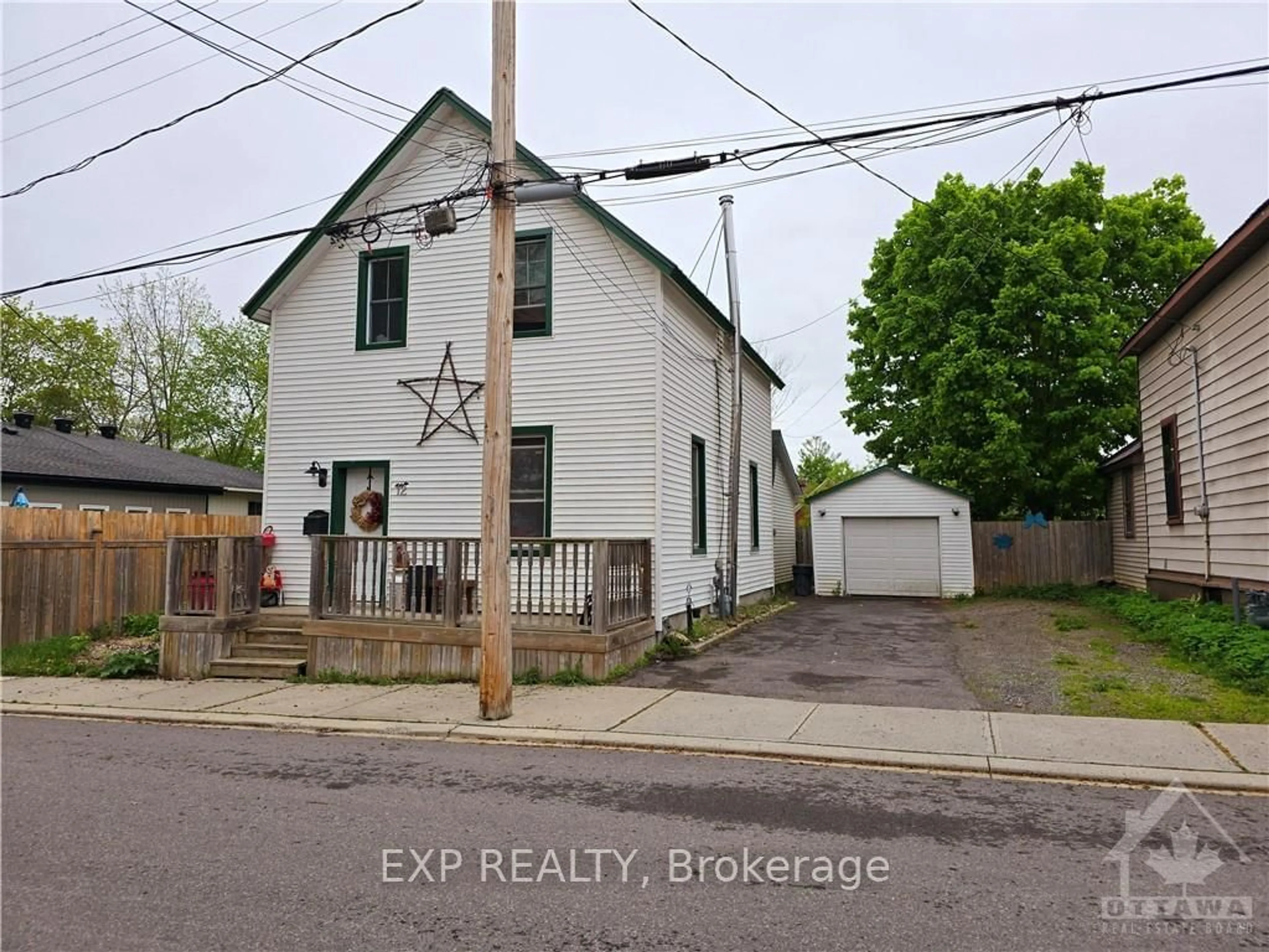 Frontside or backside of a home, the street view for 12 HERRIOTT St, Carleton Place Ontario K7C 2V6