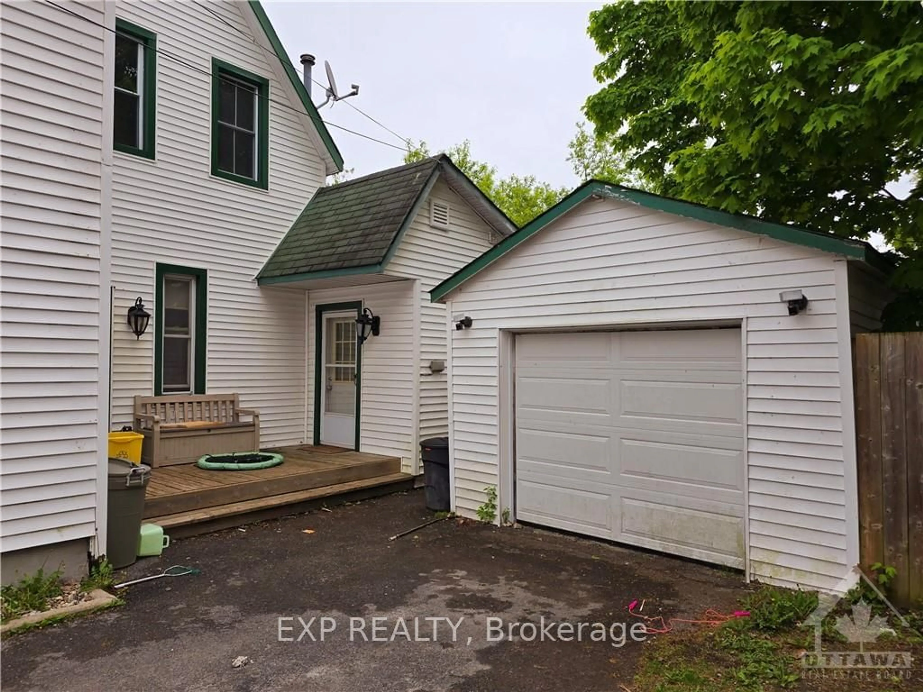 Frontside or backside of a home, cottage for 12 HERRIOTT St, Carleton Place Ontario K7C 2V6