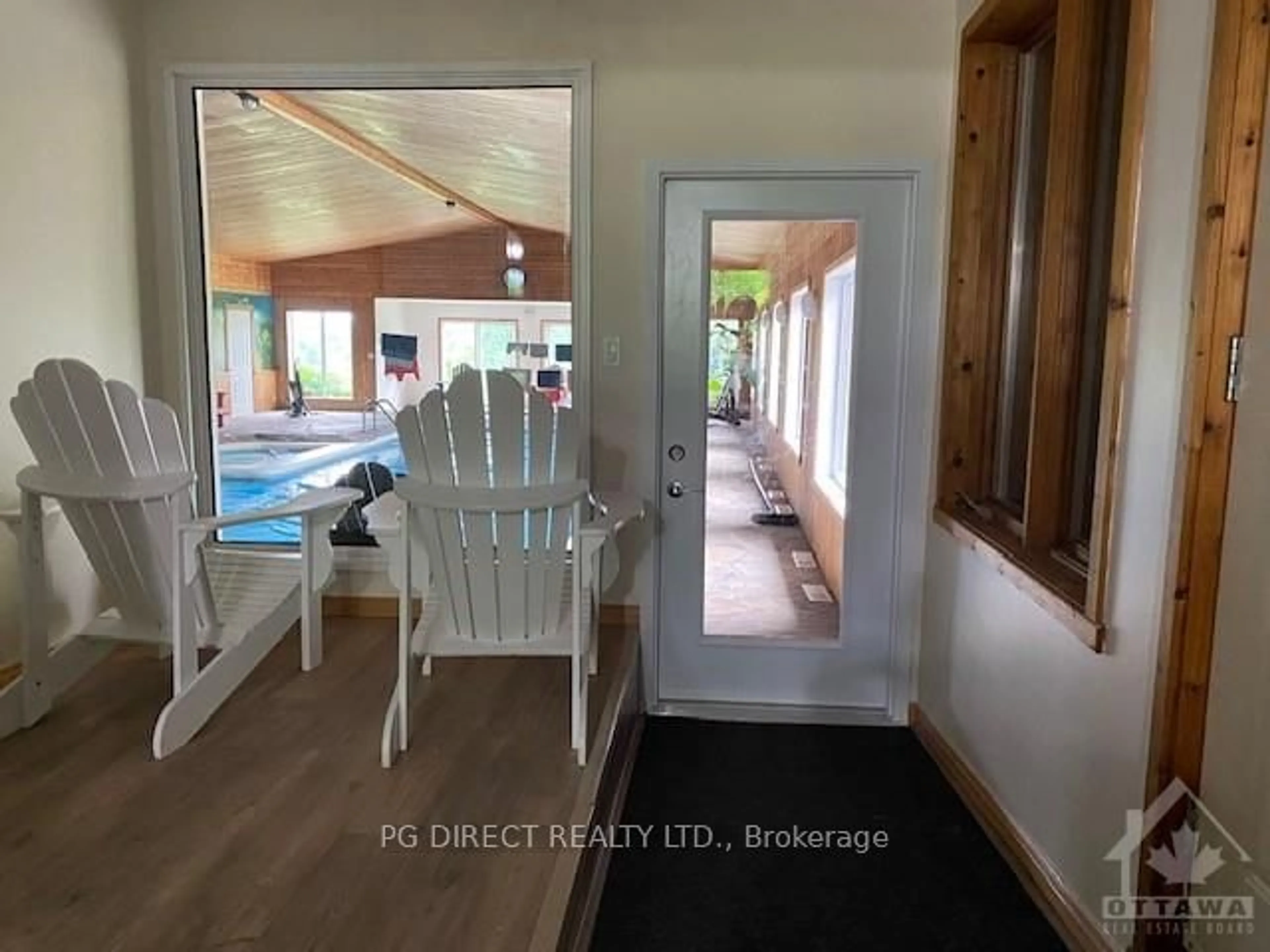 Indoor entryway, wood floors for 18824 GLEN Rd, South Glengarry Ontario K0C 2J0