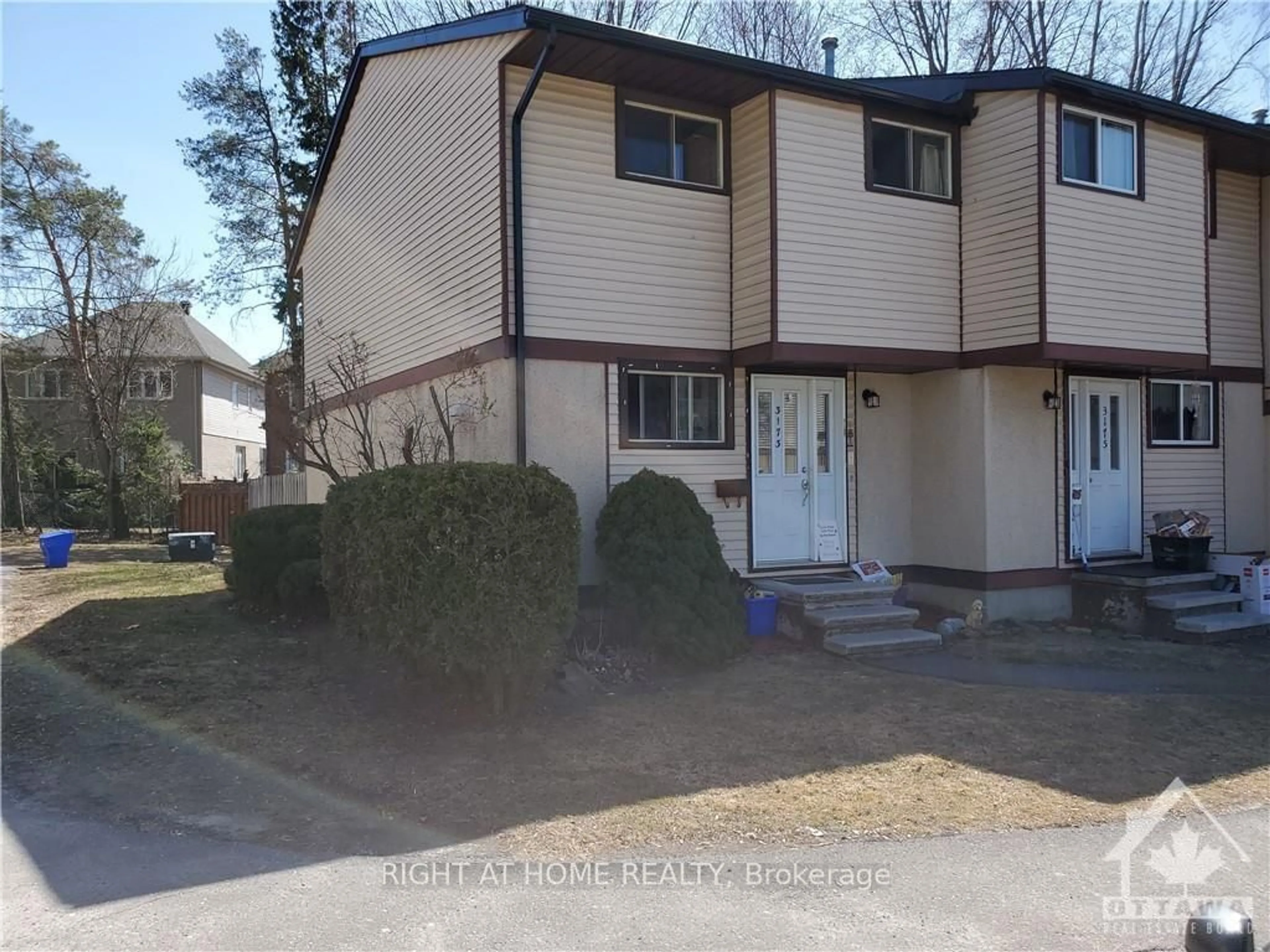 A pic from exterior of the house or condo, the street view for 3173 QUAIL Dr, Blossom Park - Airport and Area Ontario K1T 1T9