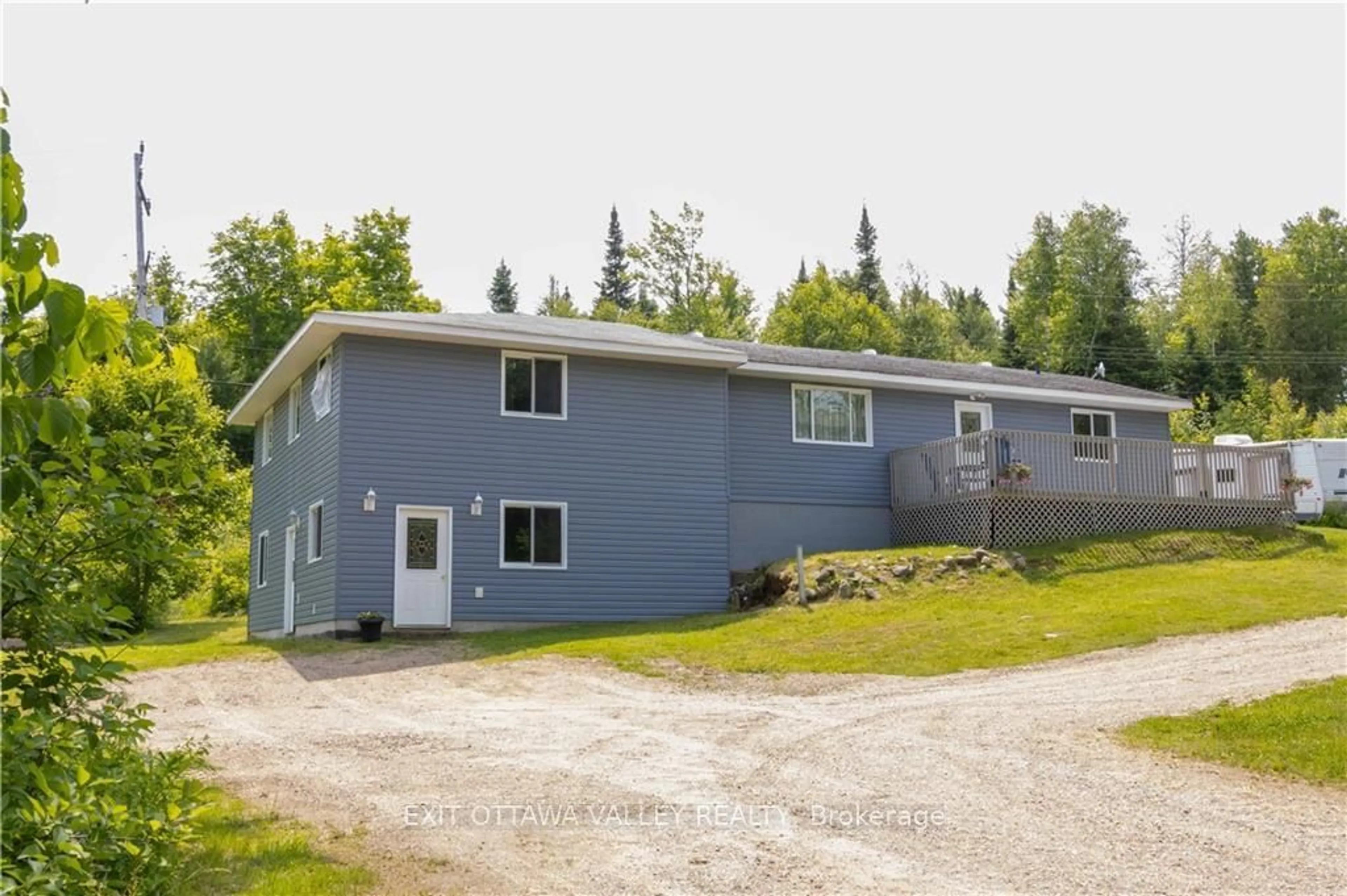 Frontside or backside of a home, cottage for 25805 HIGHWAY 60, South Algonquin Ontario K0L 2K0