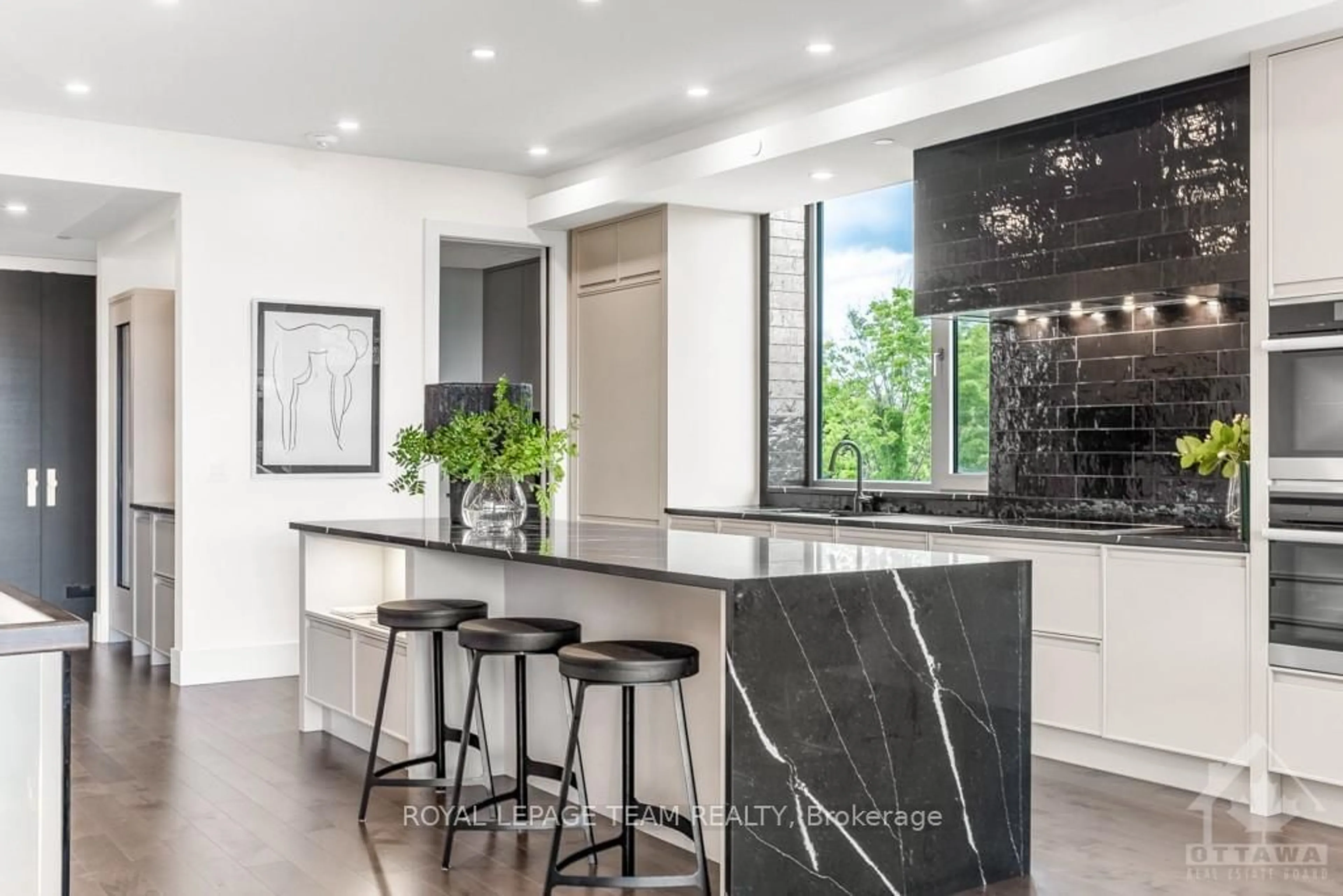 Contemporary kitchen, ceramic floors for 364 QUEEN ELIZABETH Dr #301, Glebe - Ottawa East and Area Ontario K1S 5W3