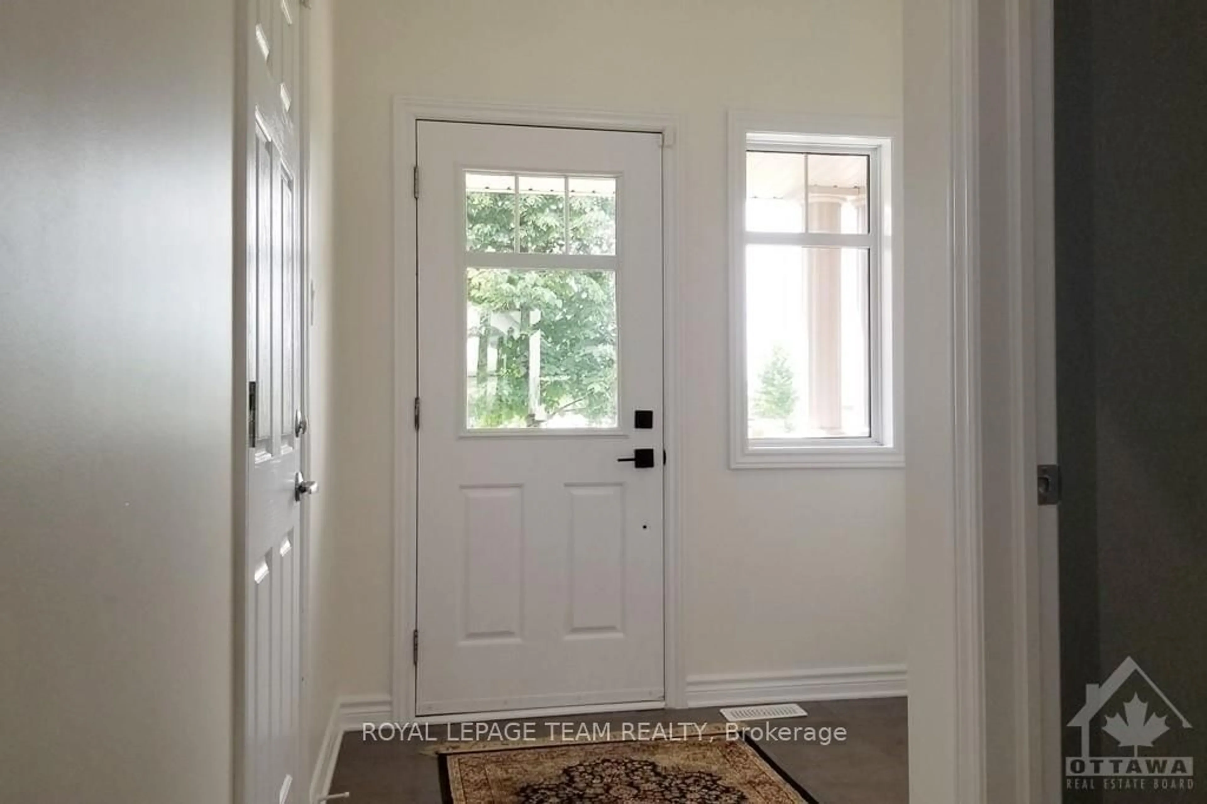 Indoor entryway, wood floors for 204 GARRITY Cres, Barrhaven Ontario K2J 3T7