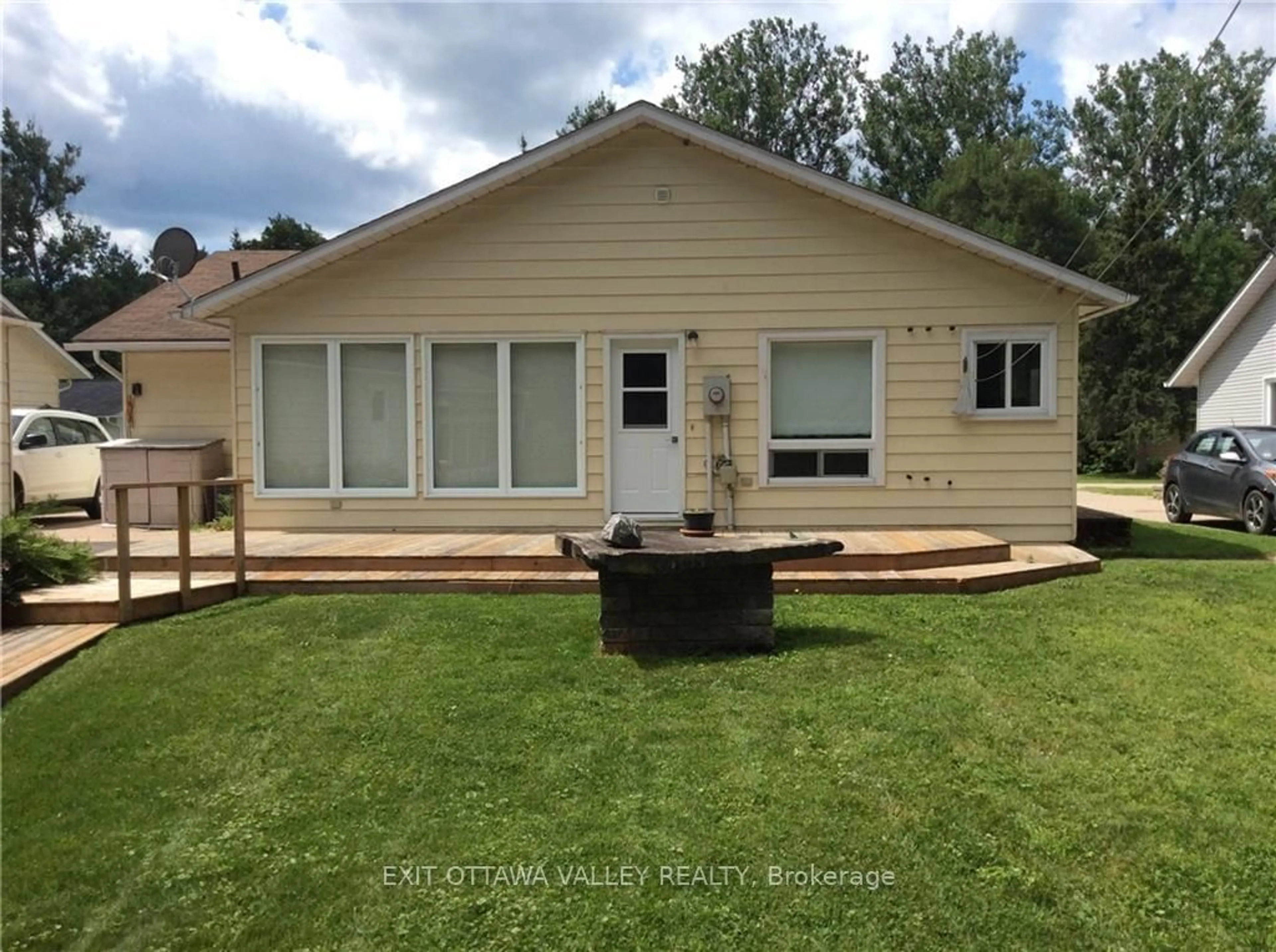 Frontside or backside of a home, cottage for 55 BEACH Ave, Deep River Ontario K0J 1P0