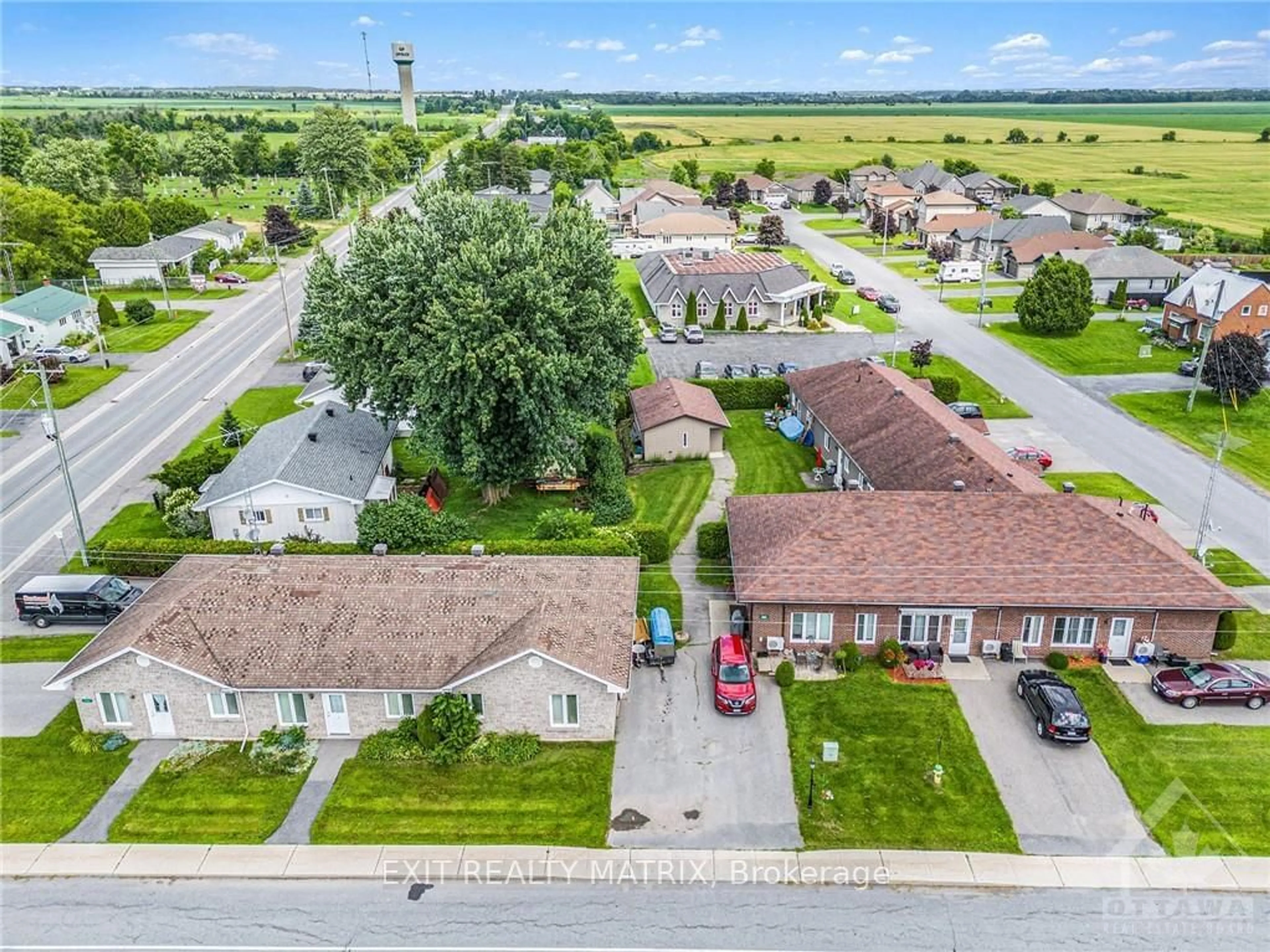 Frontside or backside of a home, the street view for 38-40 QUEEN St, North Stormont Ontario K0A 1R0