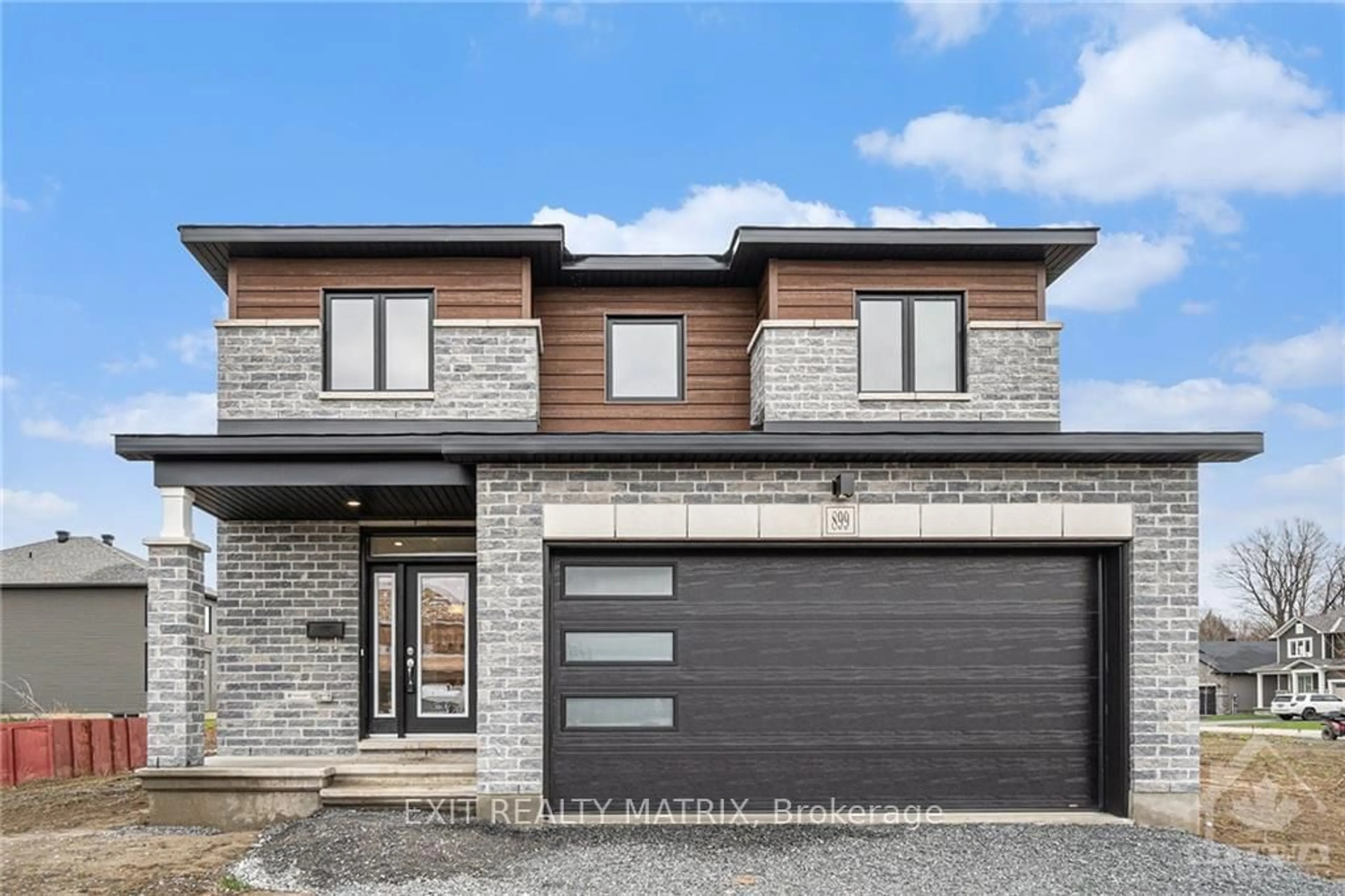 Home with brick exterior material for 899 COLOGNE St, Russell Ontario K0A 1W0