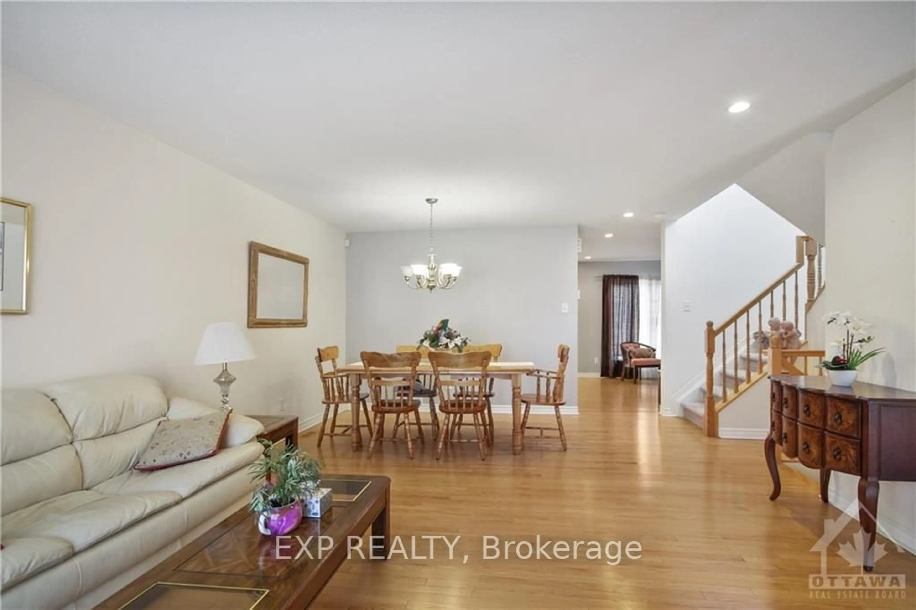 A pic of a room, wood floors for 618 BEATRICE Dr, Barrhaven Ontario K2J 5N9