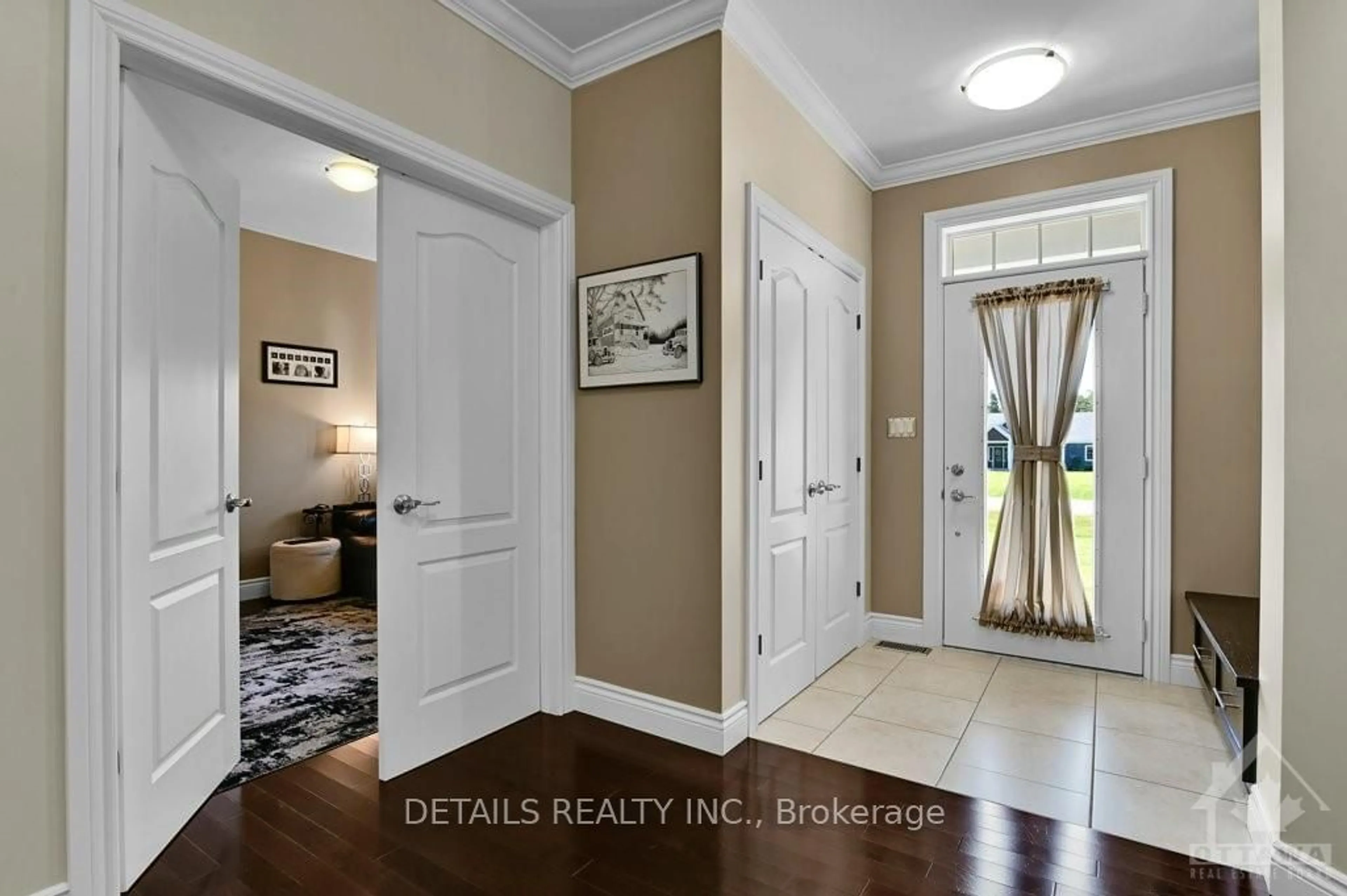 Indoor entryway, wood floors for 102 CHARLES HOLDEN Ave, Merrickville-Wolford Ontario K0G 1N0