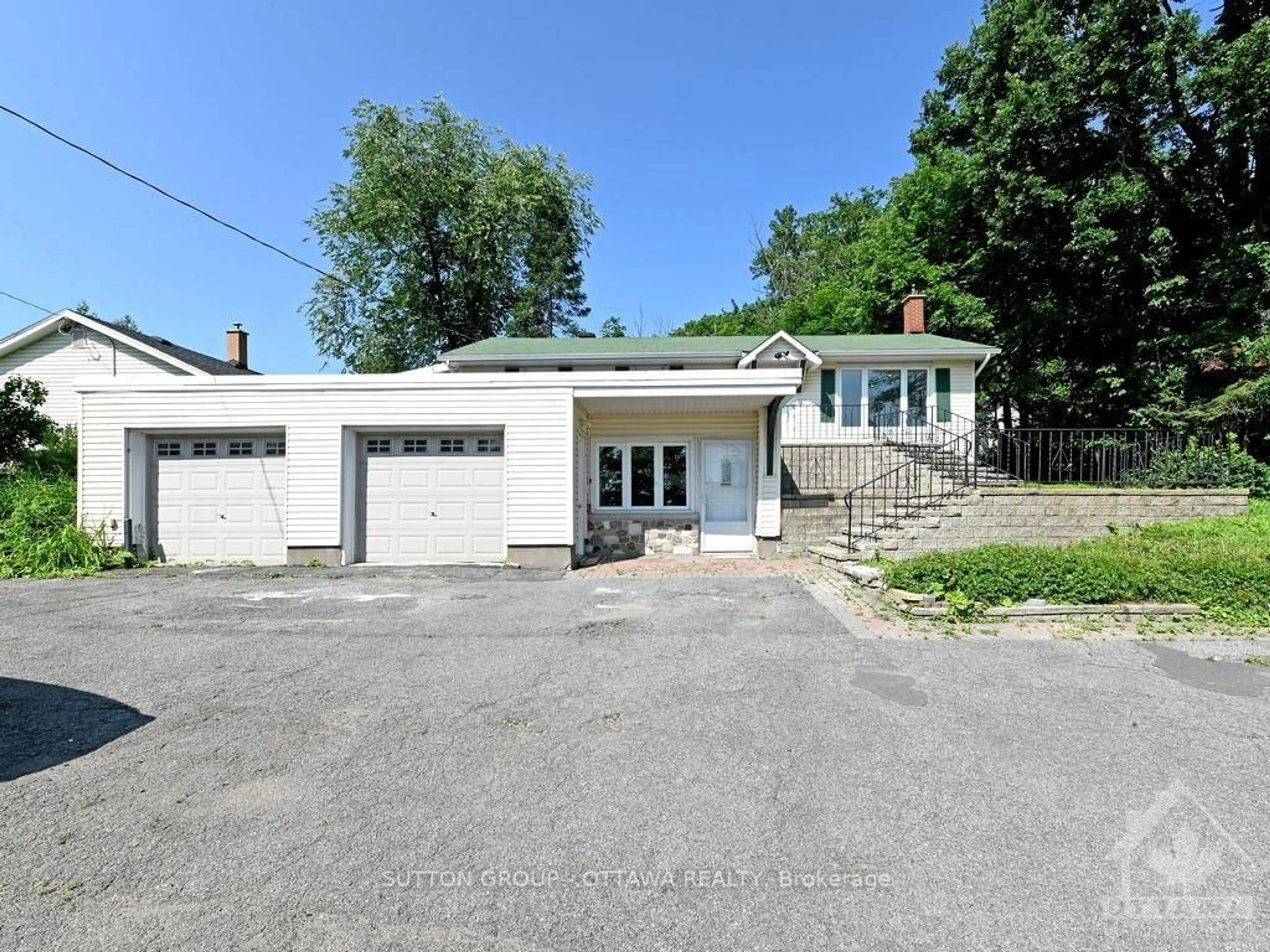 Frontside or backside of a home, cottage for 3854 PRINCE OF WALES Dr, Barrhaven Ontario K2C 3H2