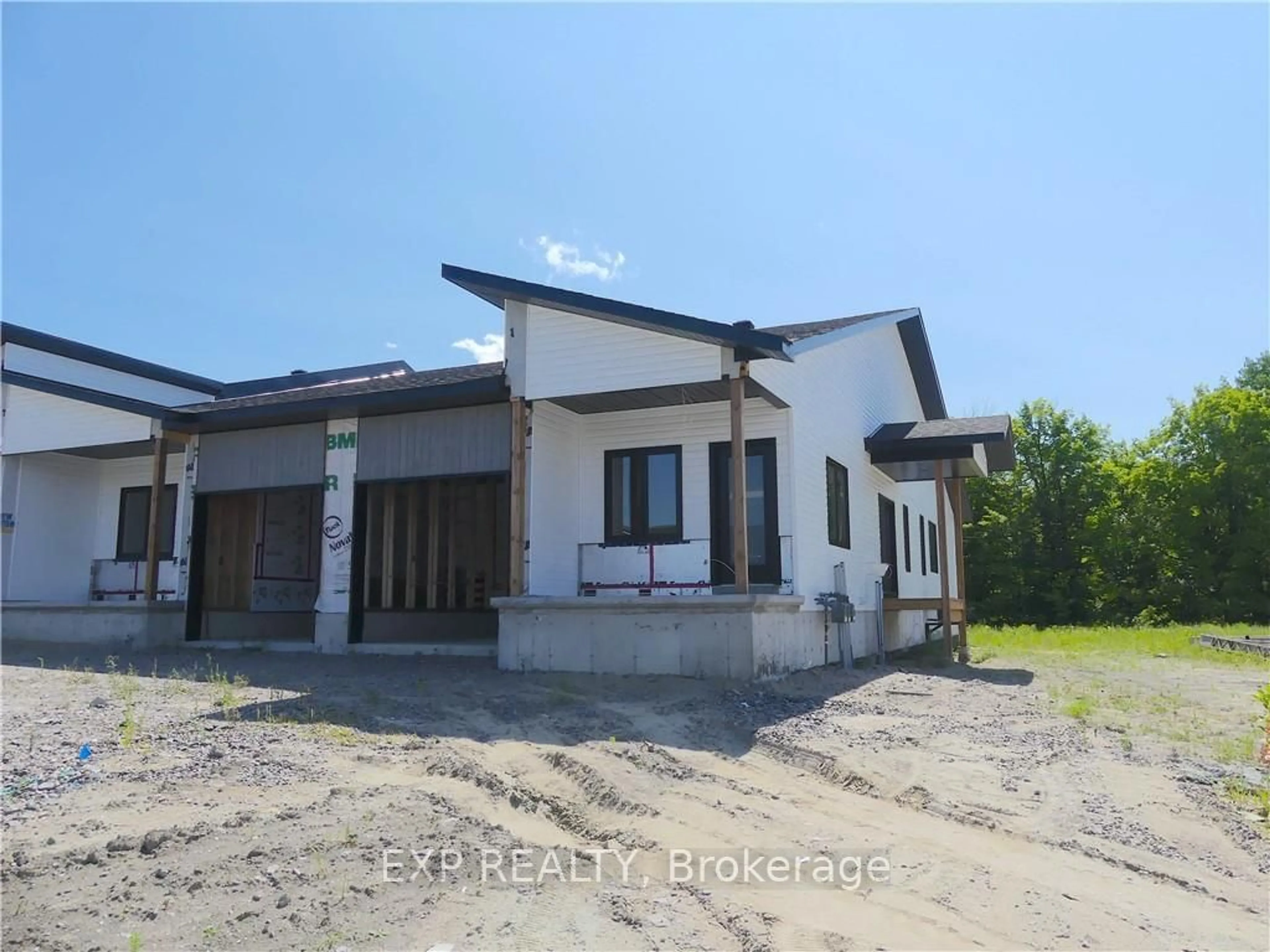 Frontside or backside of a home, the front or back of building for 336 FORESTVIEW Cres, Renfrew Ontario K7V 0C4