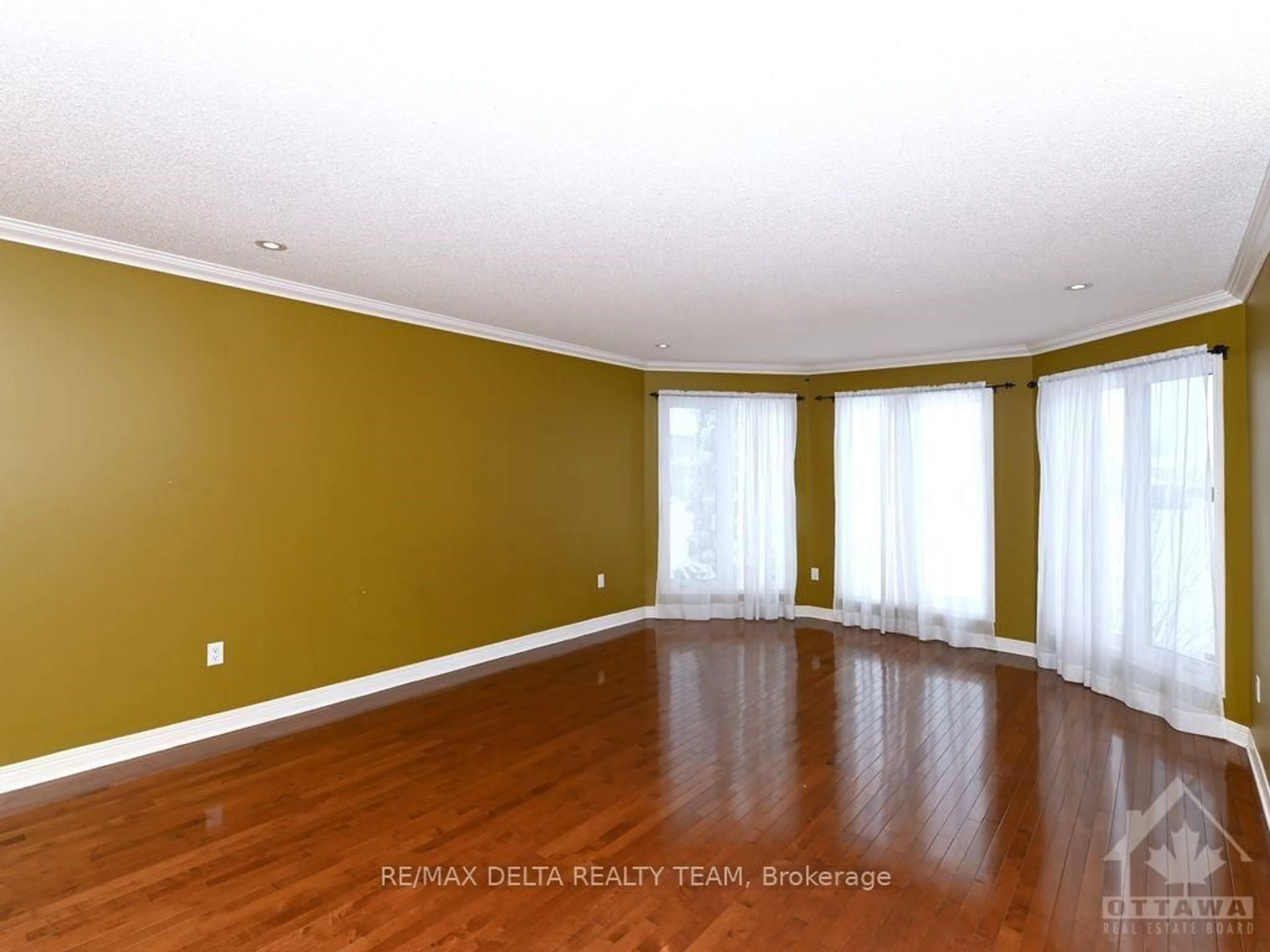 A pic of a room, wood floors for 150 SANDRA Cres, Clarence-Rockland Ontario K4K 1N7