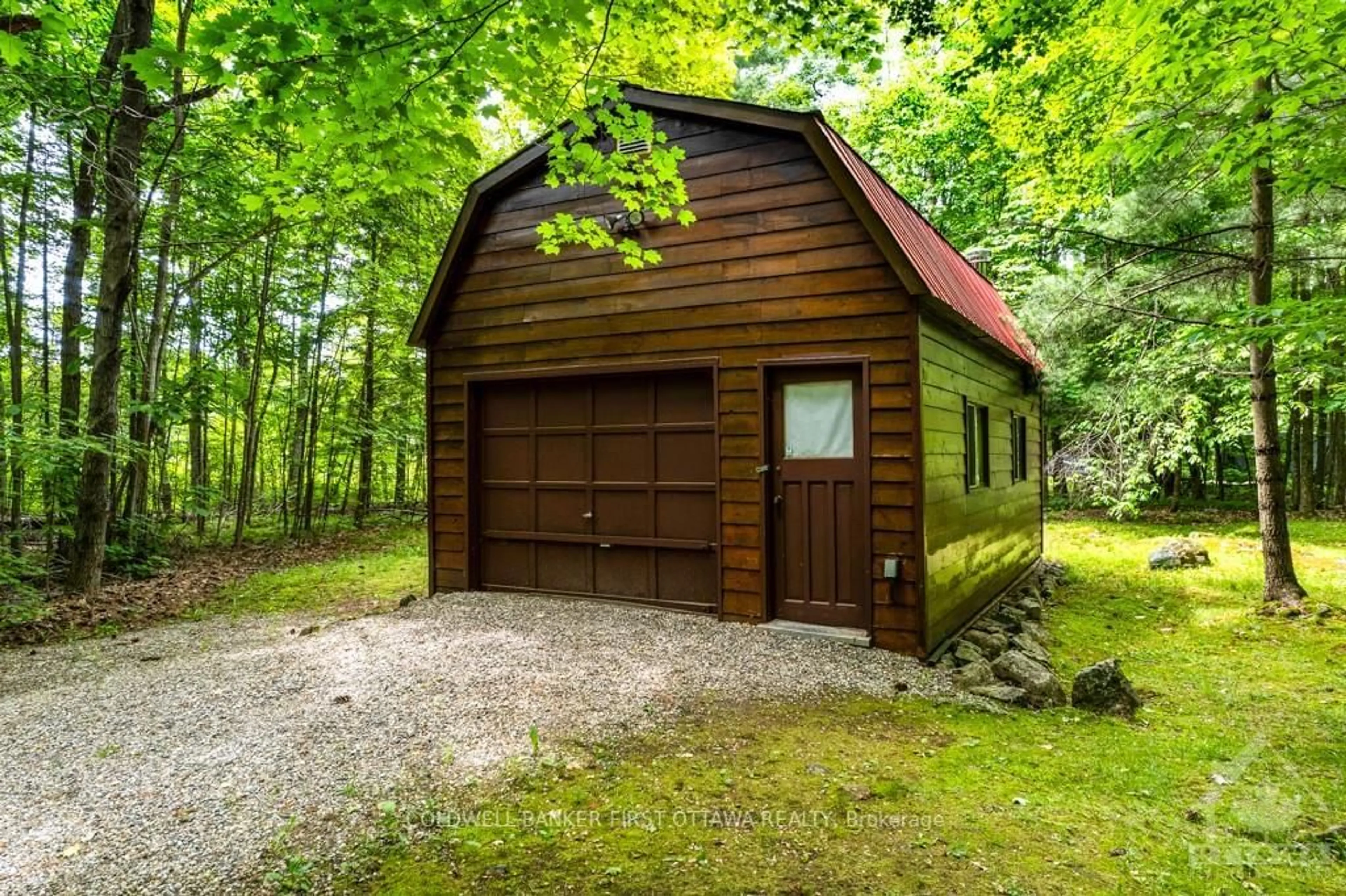 Indoor garage, wood floors for 1102 EBBS BAY Rd, Carleton Place Ontario K7C 0C5