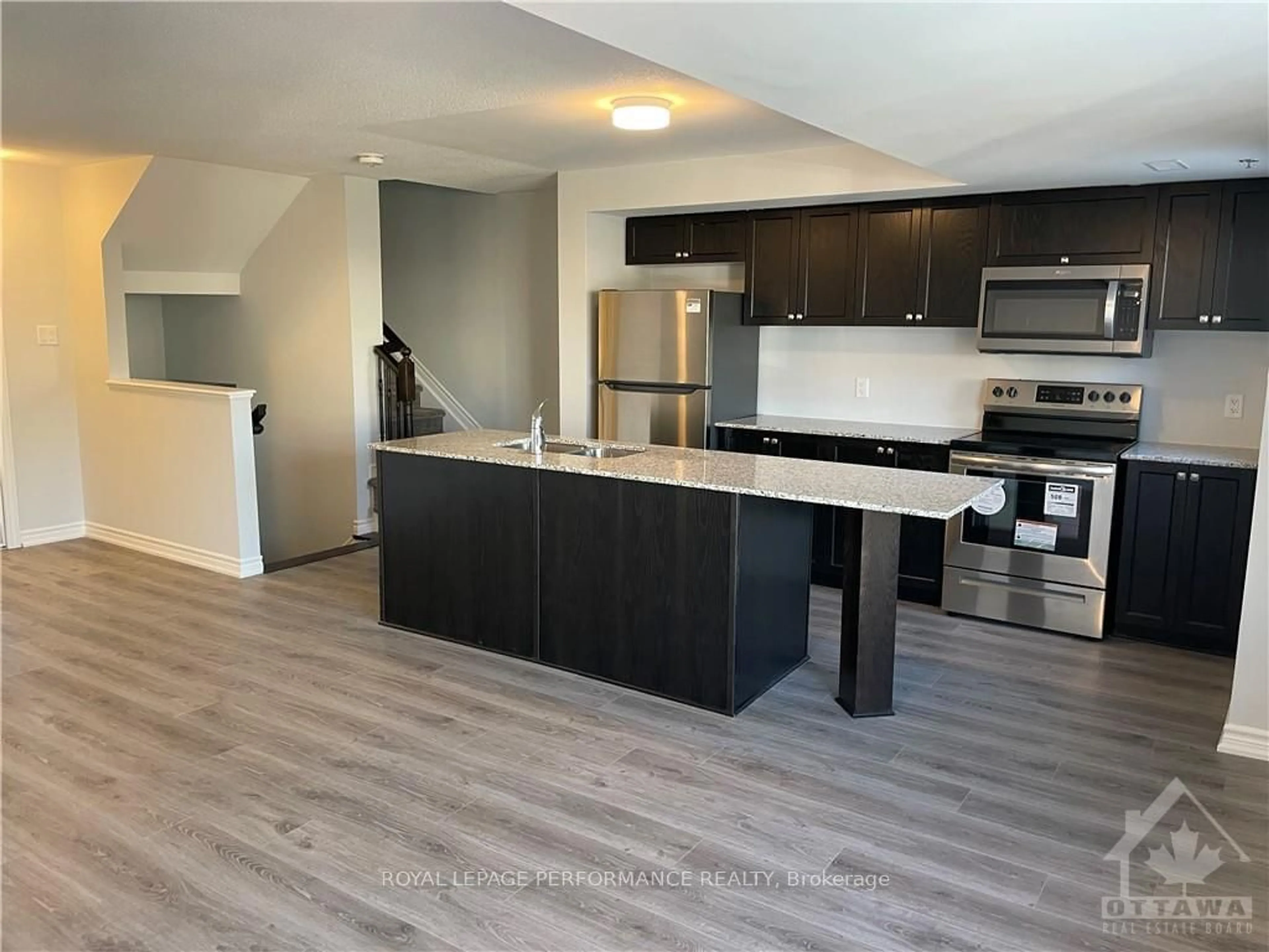 Open concept kitchen for 704 KIZIS, Manor Park - Cardinal Glen and Area Ontario K1K 5A4