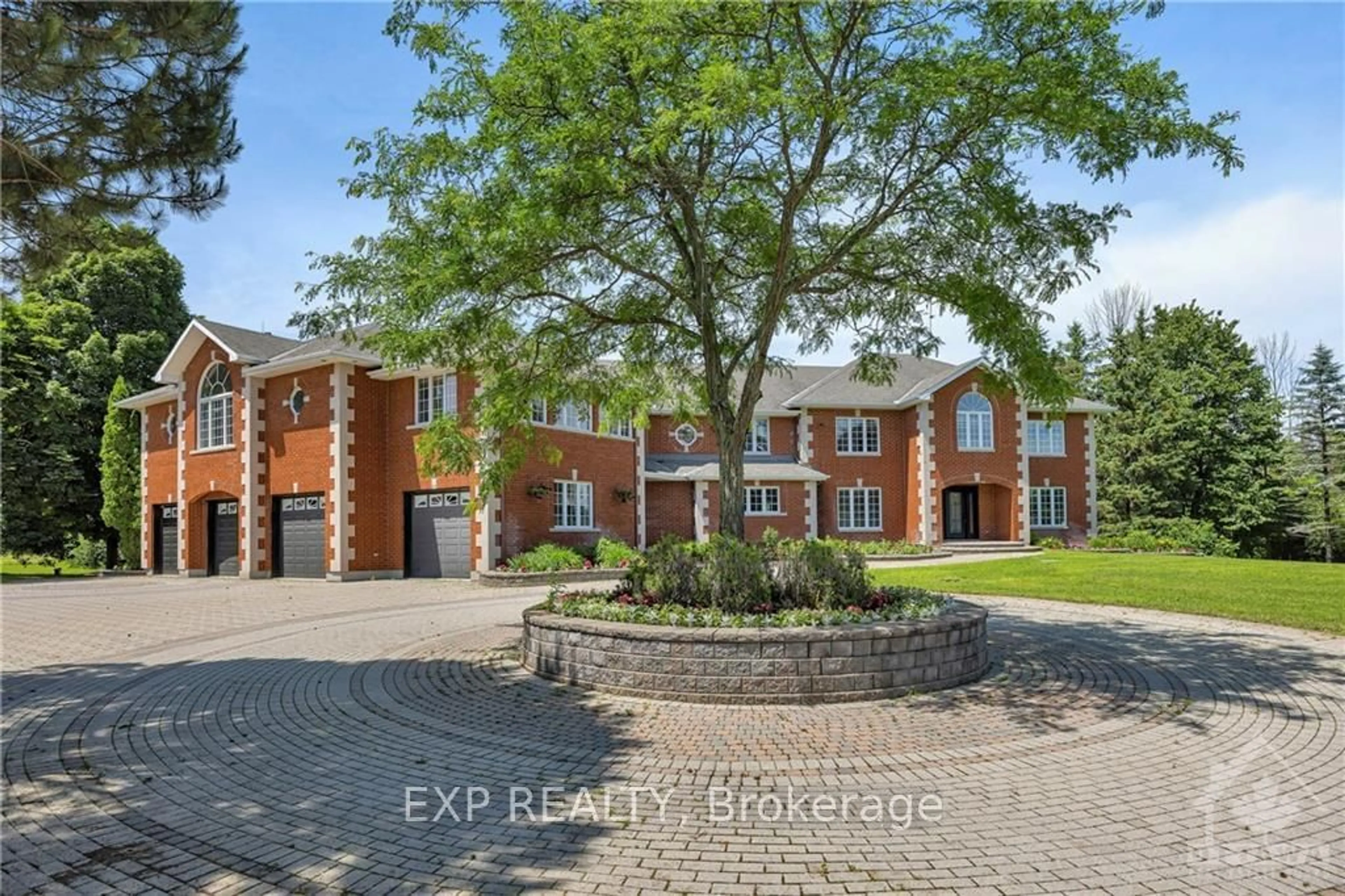 Home with brick exterior material for 141 KERRY HILL Cres, Constance Bay - Dunrobin - Kilmaurs - Woodlawn Ontario K0A 1T0