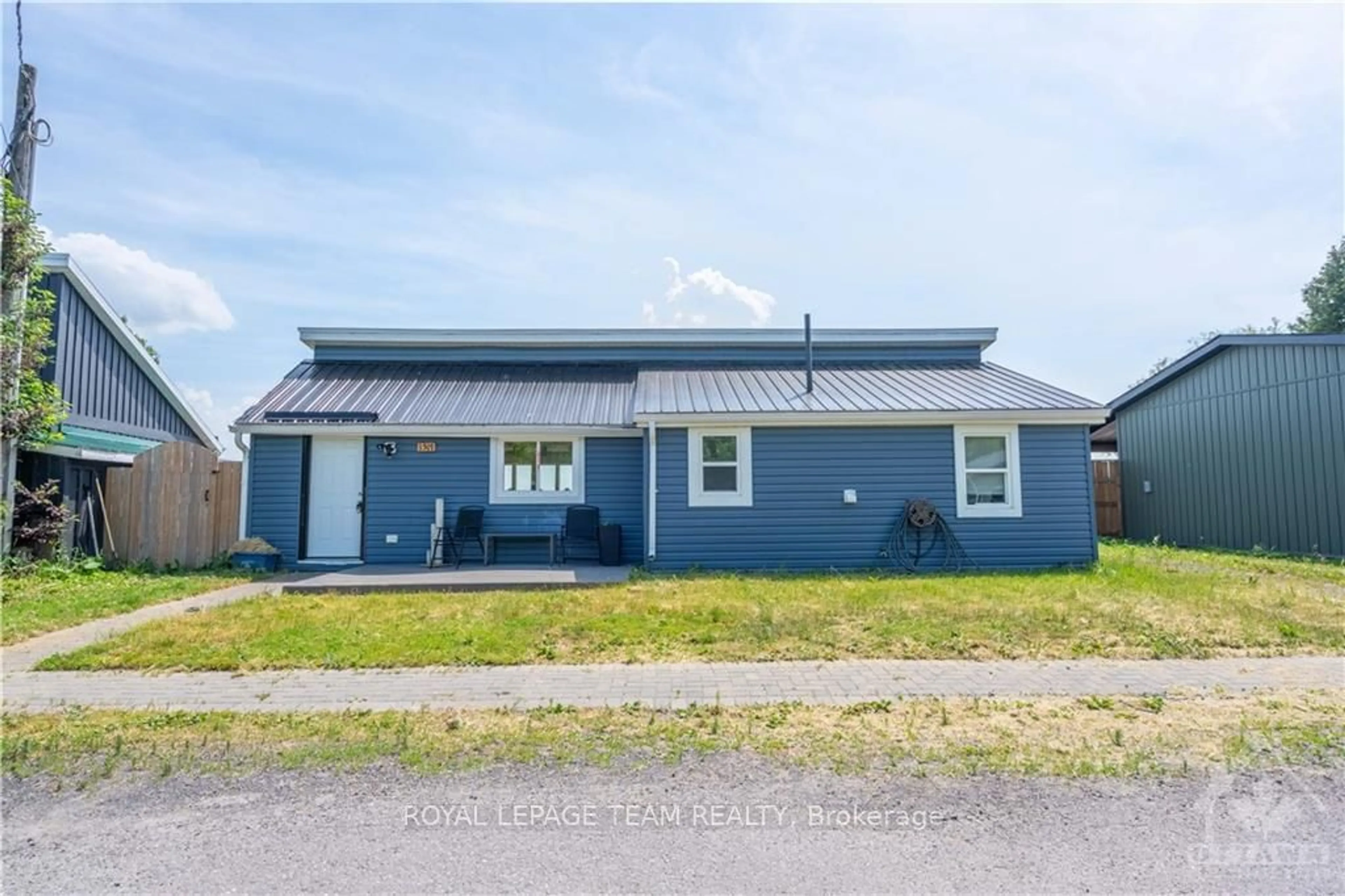 Frontside or backside of a home, cottage for 1517 MYERS Pt, Augusta Ontario K0E 1T0