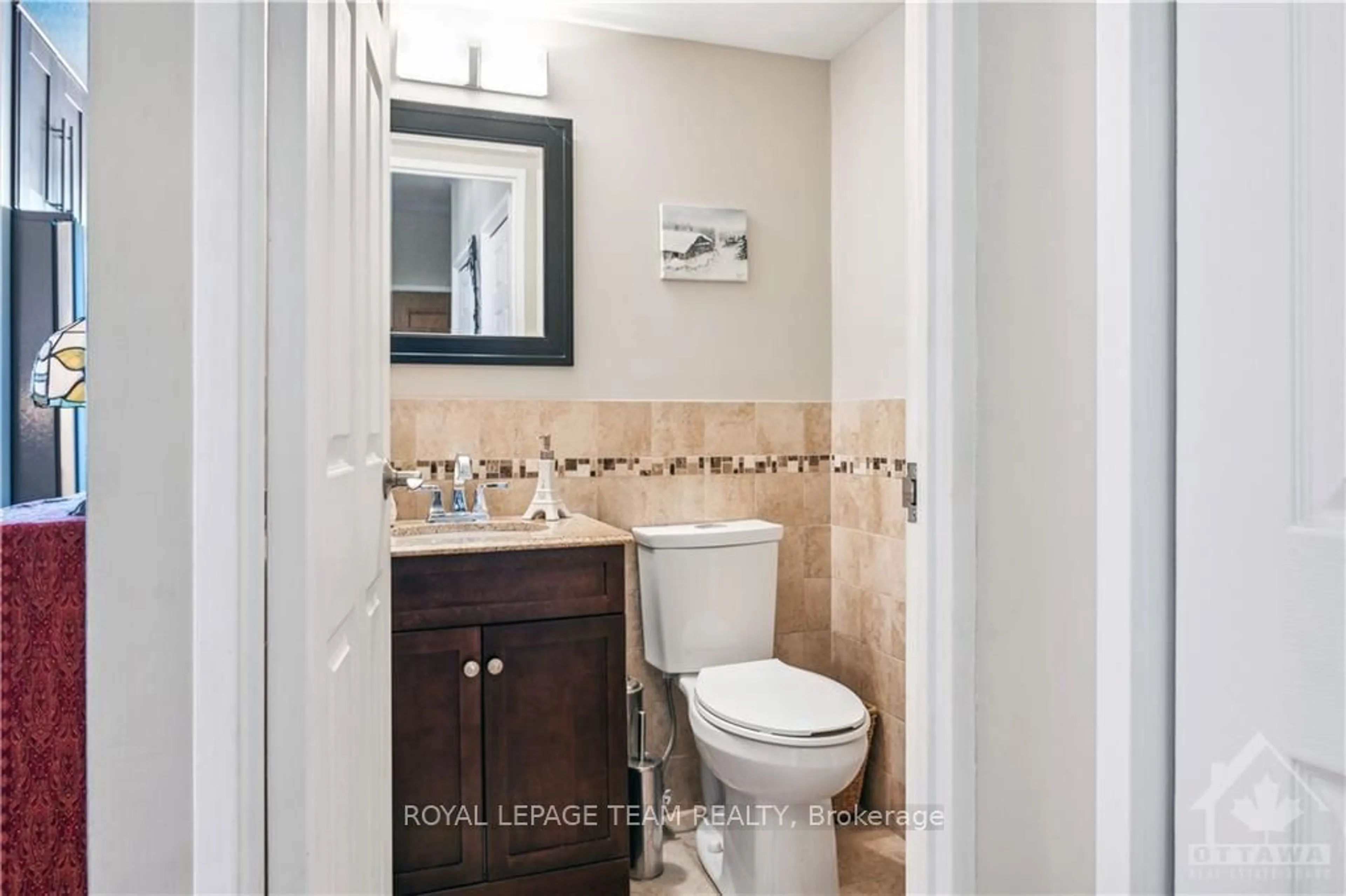 Standard bathroom for 40 ARTHUR St #1101, West Centre Town Ontario K1R 7T5