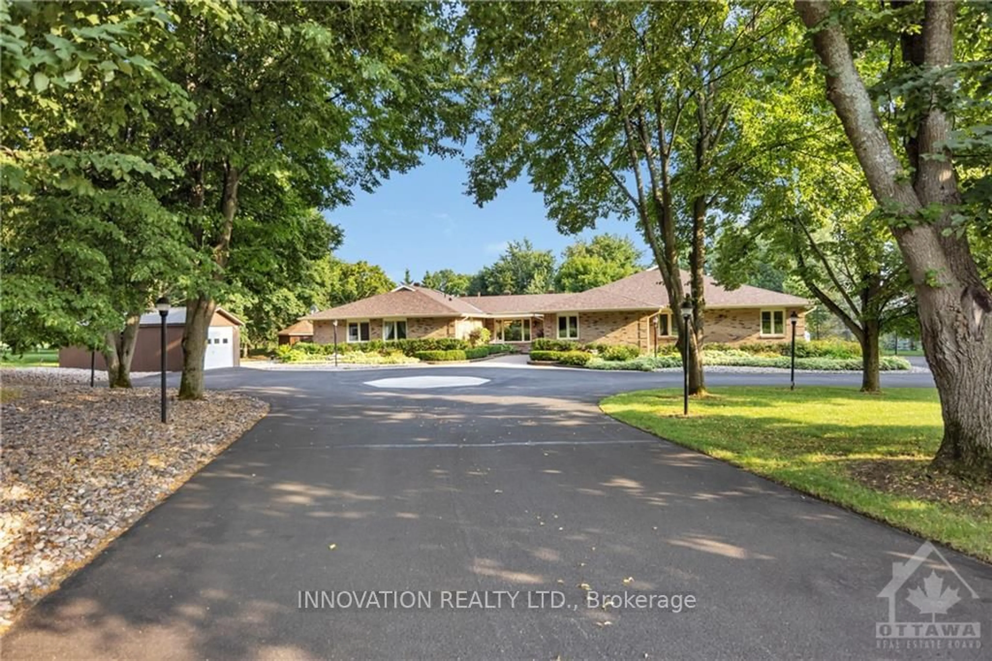 A pic from exterior of the house or condo, the street view for 105 LOCHARRON Cres, Carp - Huntley Ward Ontario K0A 1L0