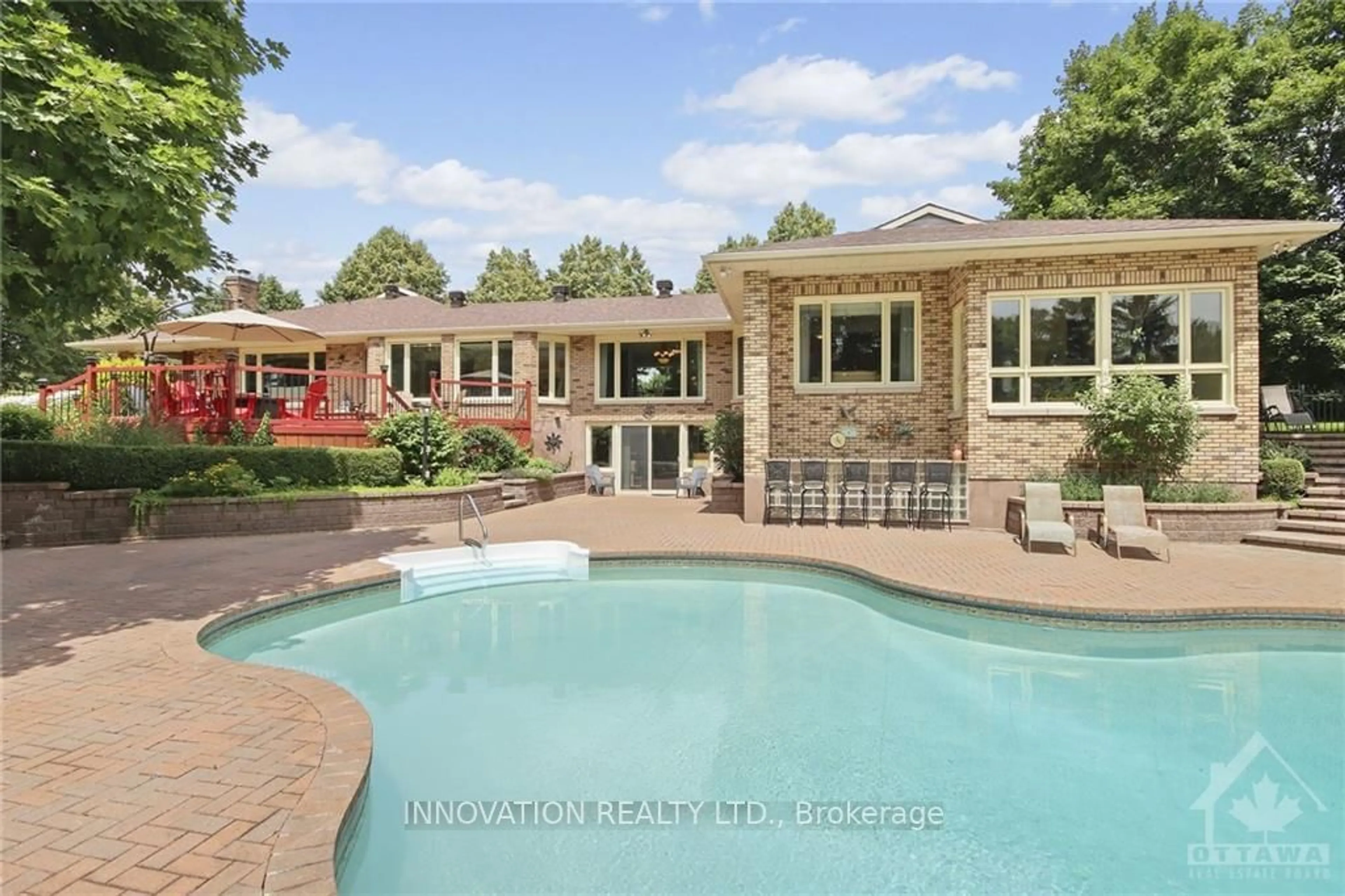 Indoor or outdoor pool for 105 LOCHARRON Cres, Carp - Huntley Ward Ontario K0A 1L0