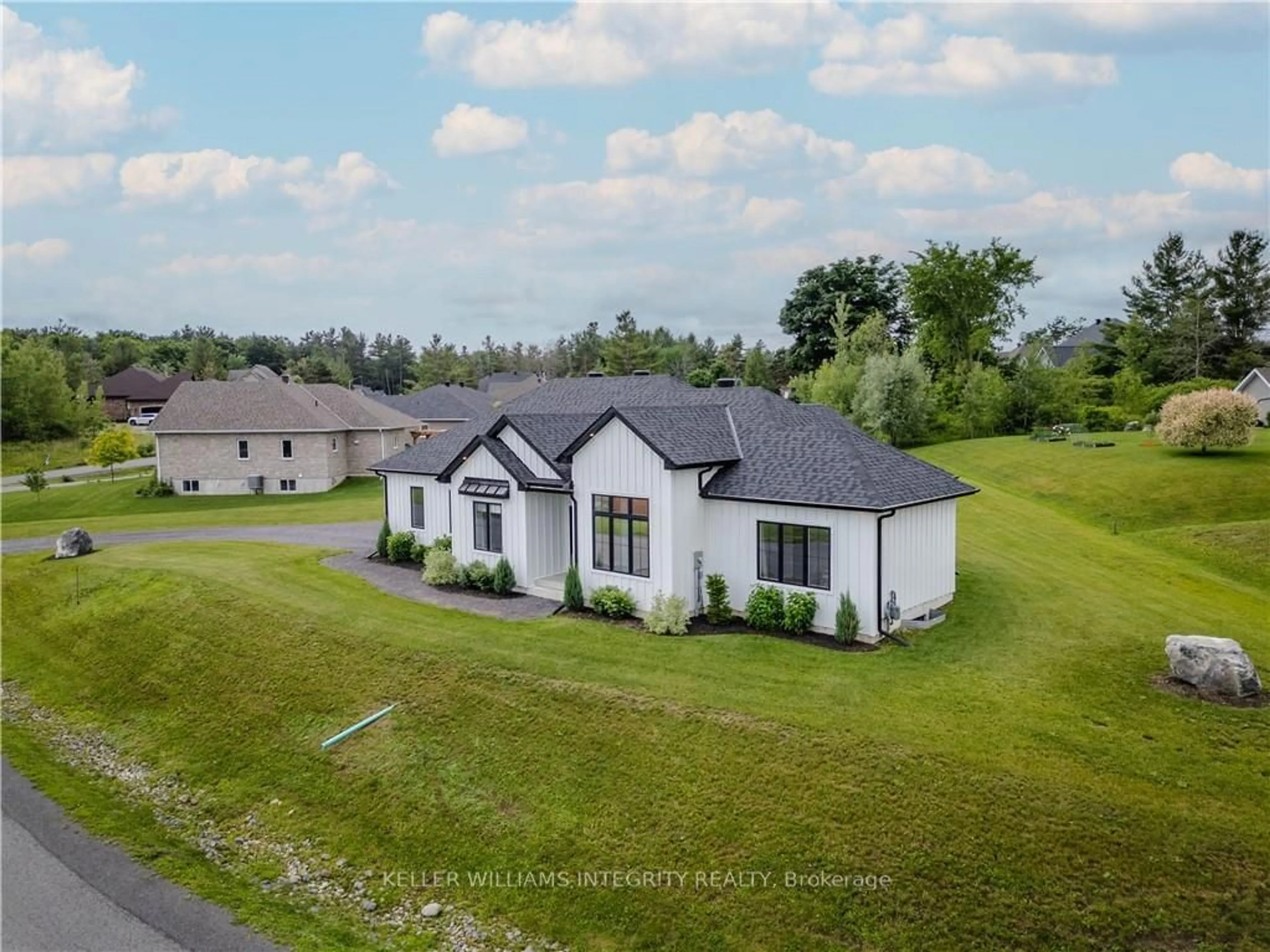 Frontside or backside of a home, cottage for 4 GEORGE PATRICK Dr, South Stormont Ontario K0C 1P0