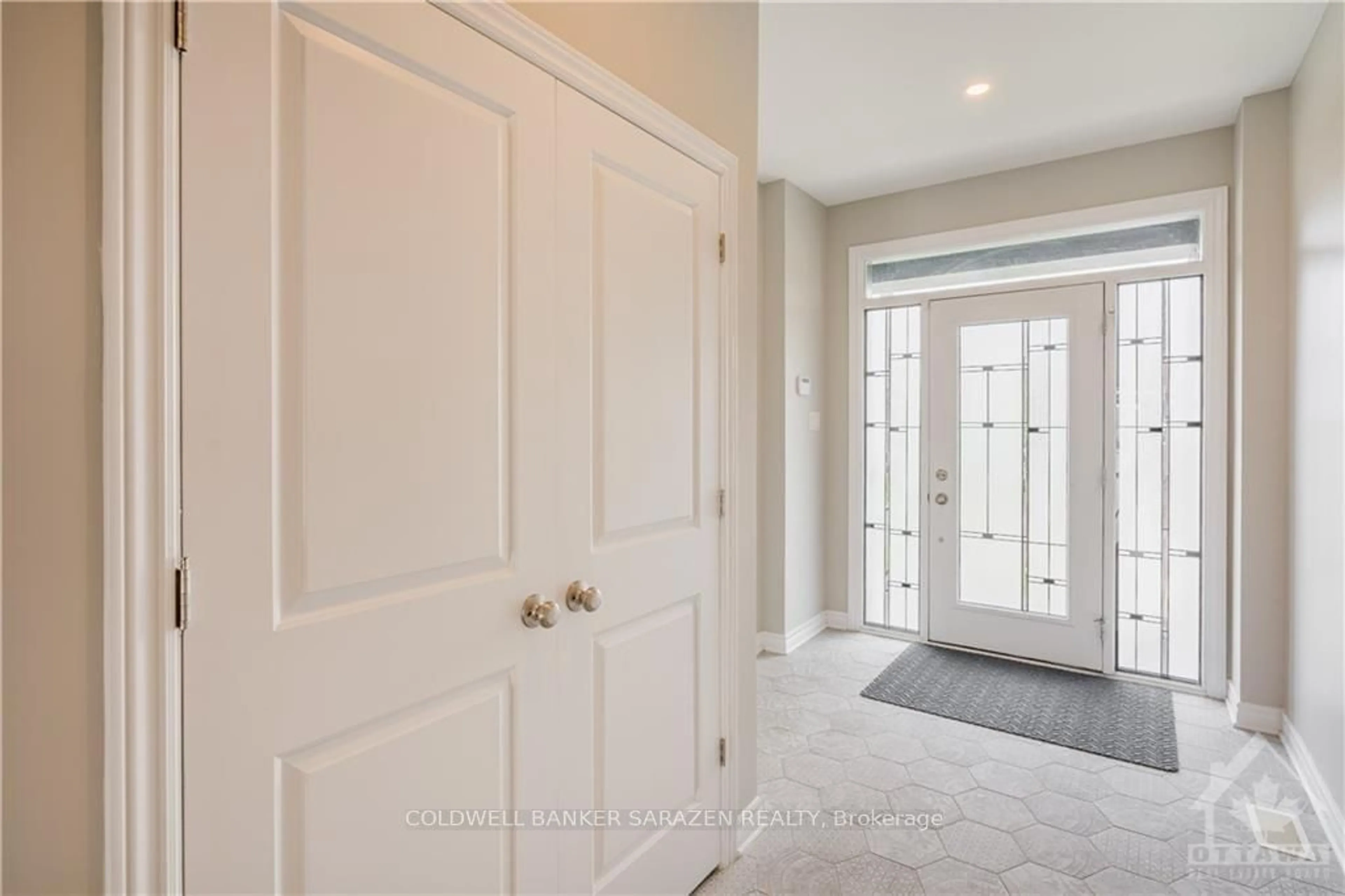 Indoor entryway, wood floors for 399 HEPATICA Way, Orleans - Cumberland and Area Ontario K4A 0Z1