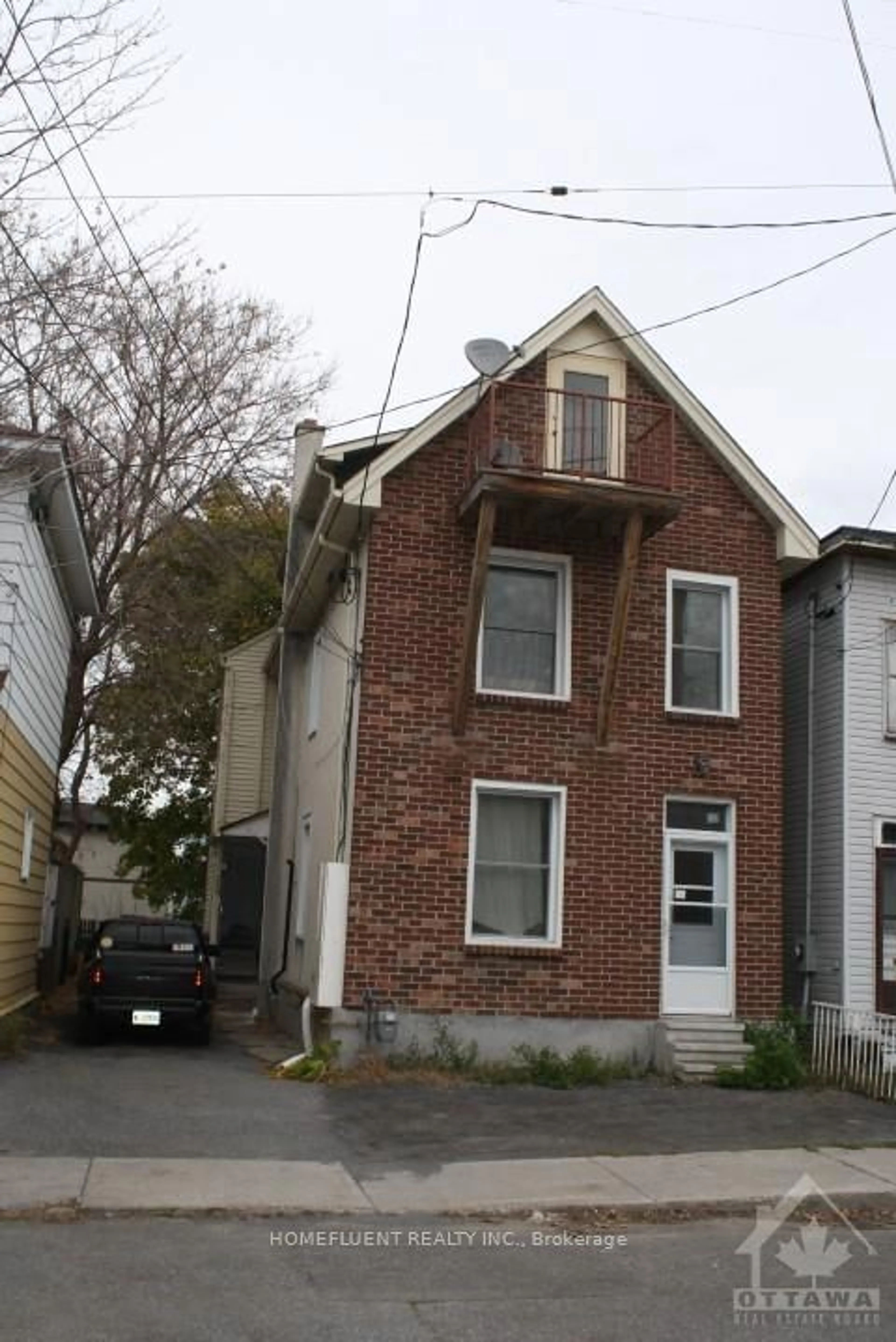 Frontside or backside of a home, the front or back of building for 209 LORETTA Ave, Dows Lake - Civic Hospital and Area Ontario K1S 4P6