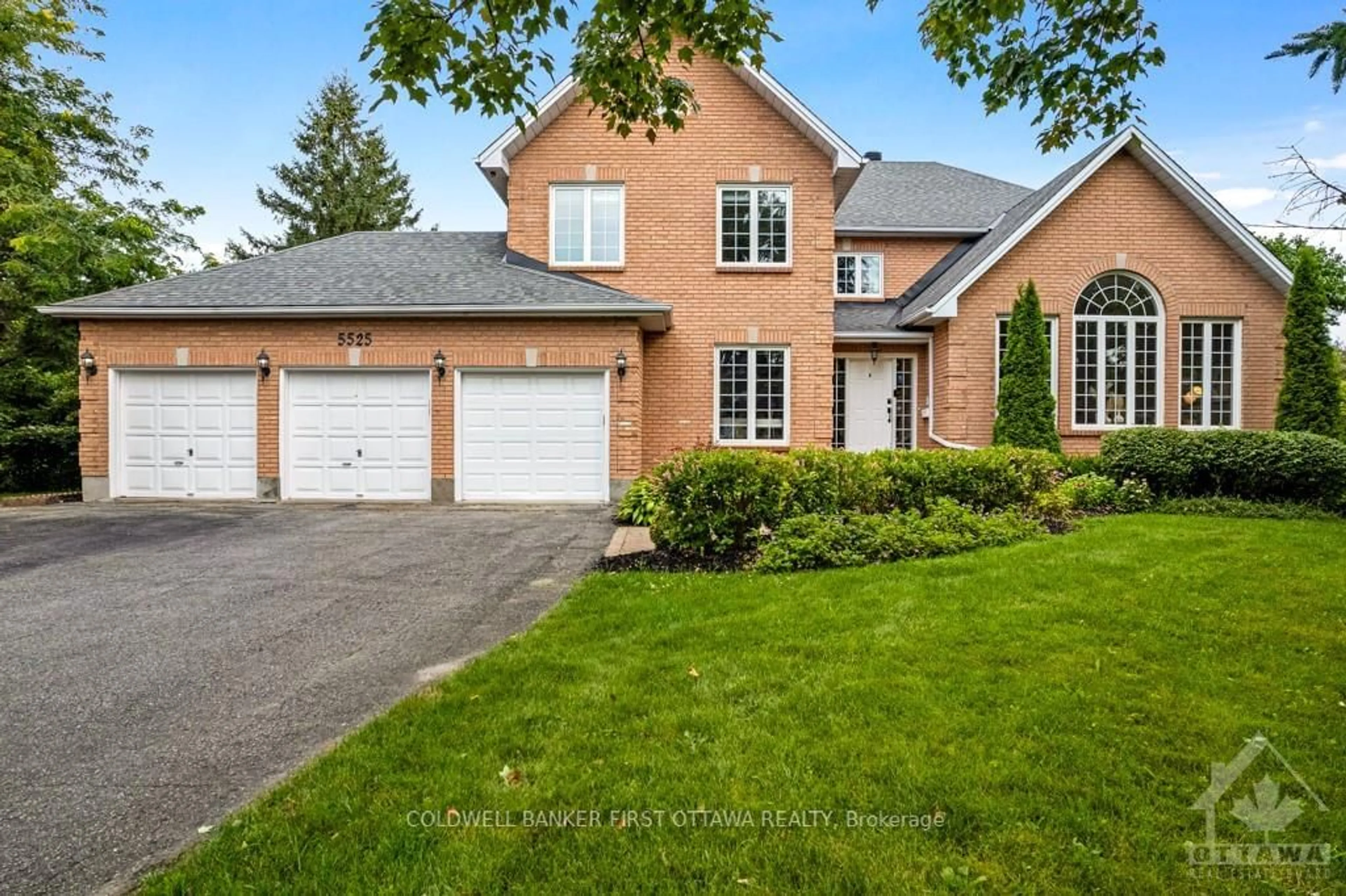 Home with brick exterior material for 5525 PETTAPIECE Cres, Manotick - Kars - Rideau Twp and Area Ontario K4M 1C6