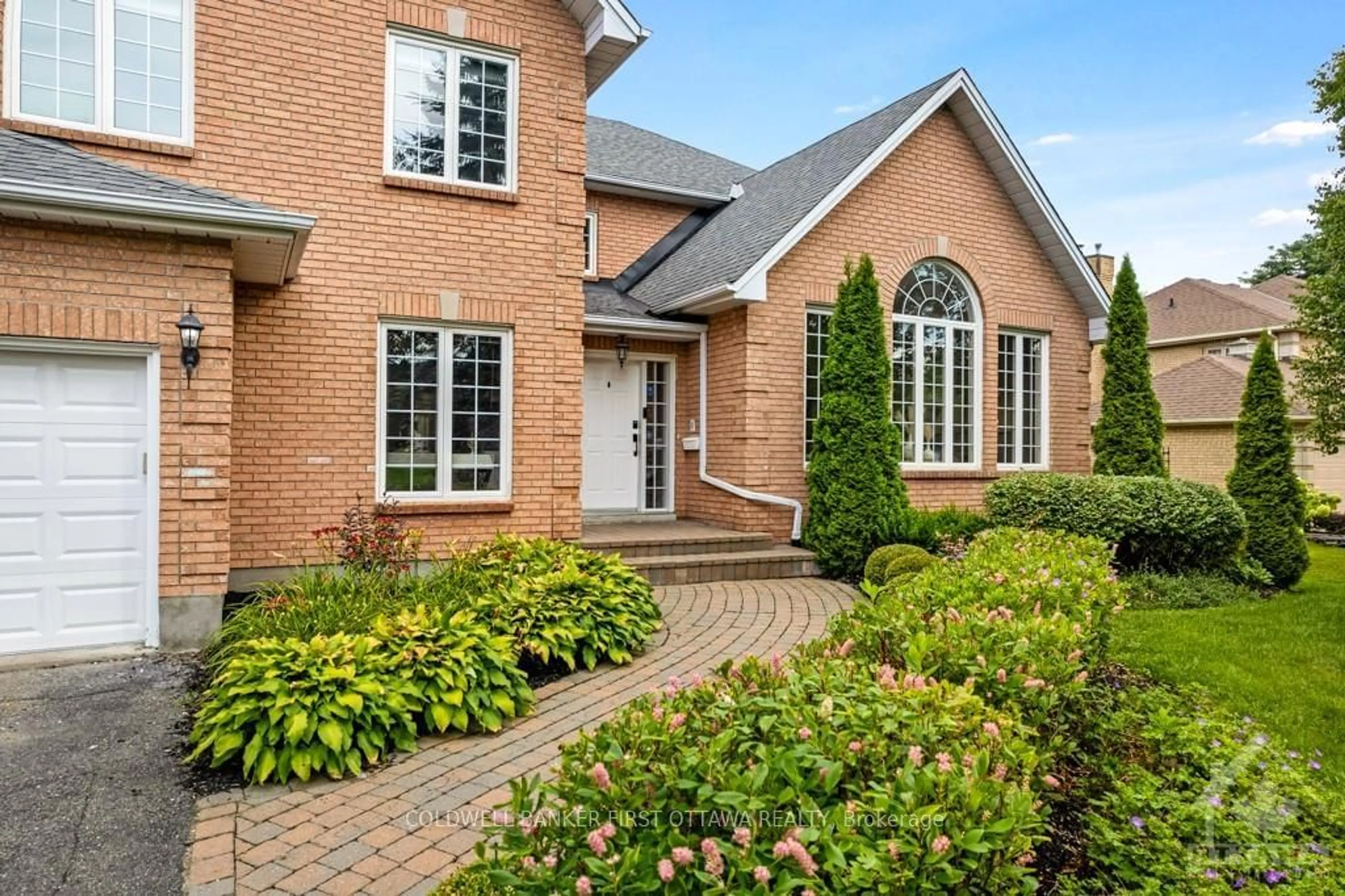 Home with brick exterior material for 5525 PETTAPIECE Cres, Manotick - Kars - Rideau Twp and Area Ontario K4M 1C6