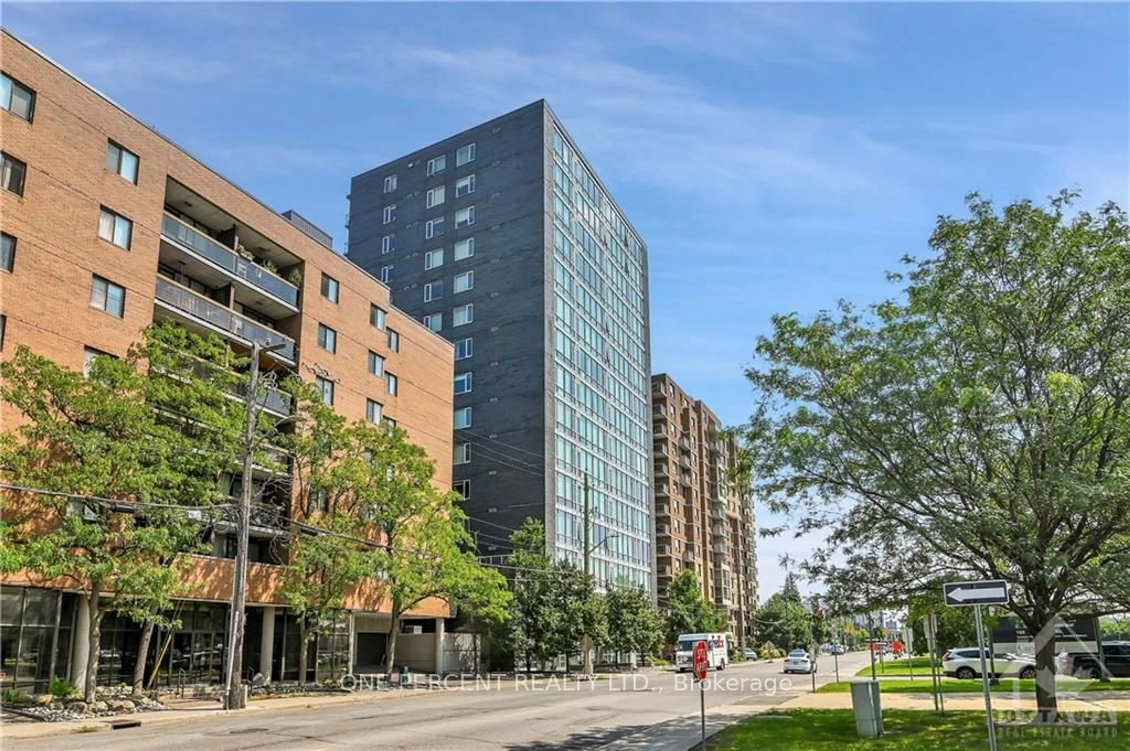 A pic from exterior of the house or condo, the front or back of building for 201 PARKDALE Ave #403, West Centre Town Ontario K1A 1B7