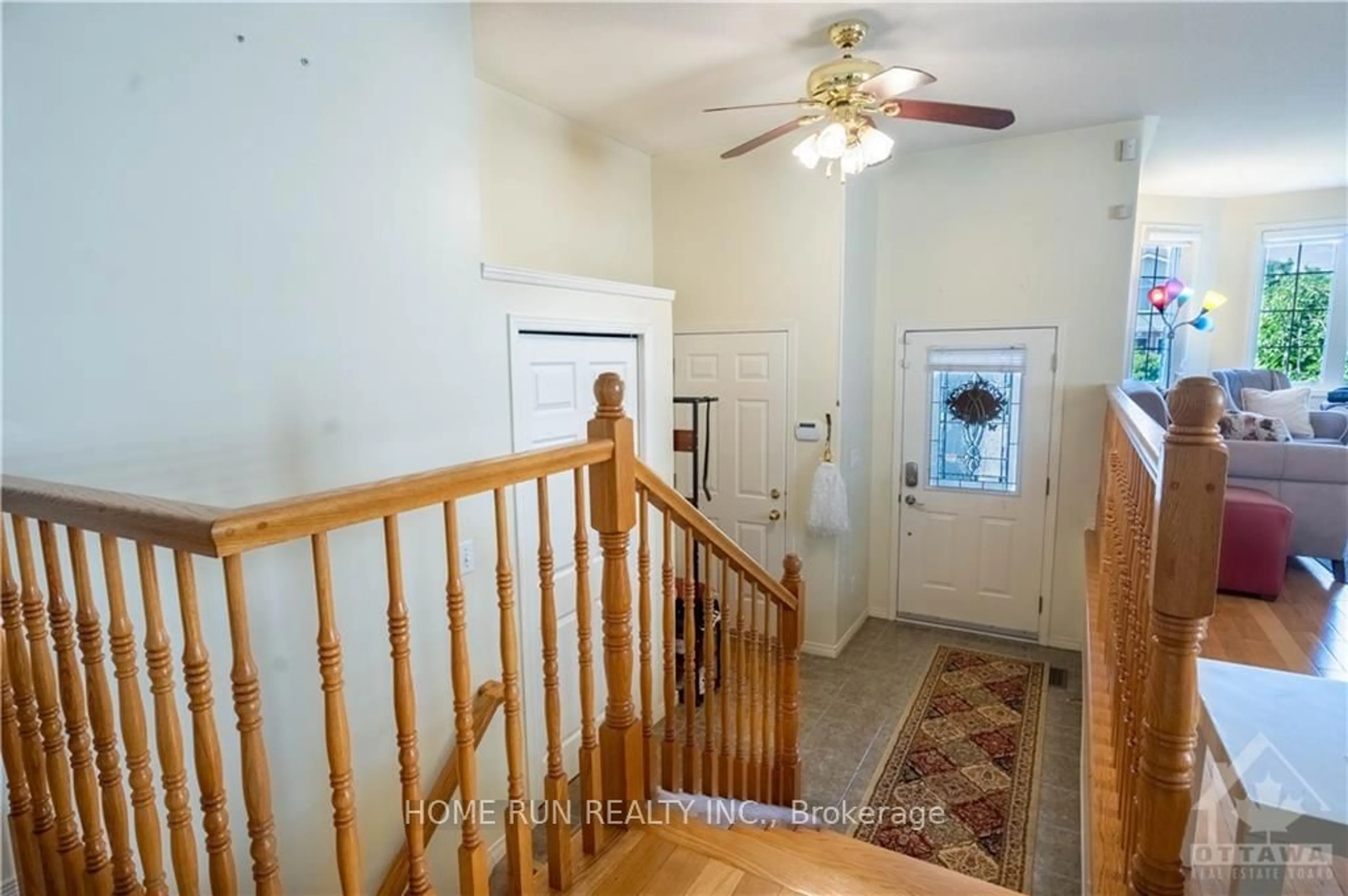 Indoor foyer, wood floors for 259 SHERIDAN St, Kingston Ontario K7P 3C6