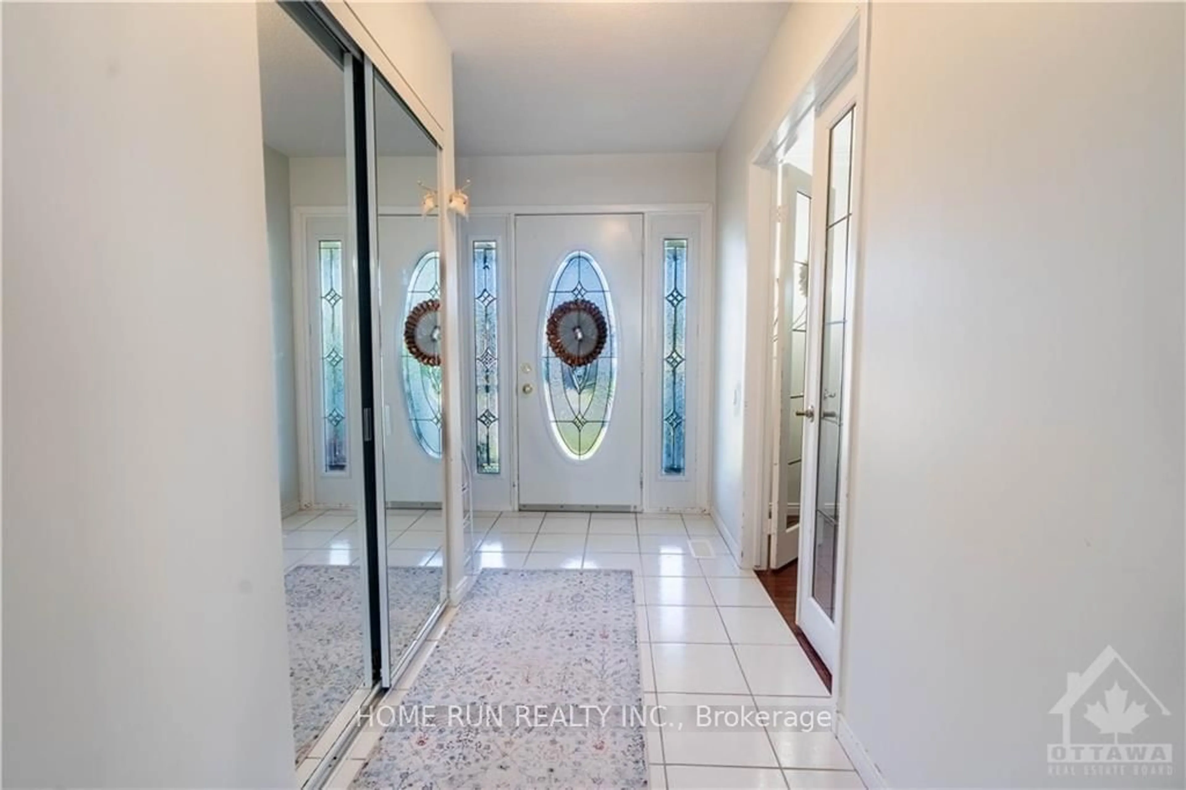 Indoor entryway, ceramic floors for 42 MORTENSEN Dr, Loyalist Ontario K7N 1W5