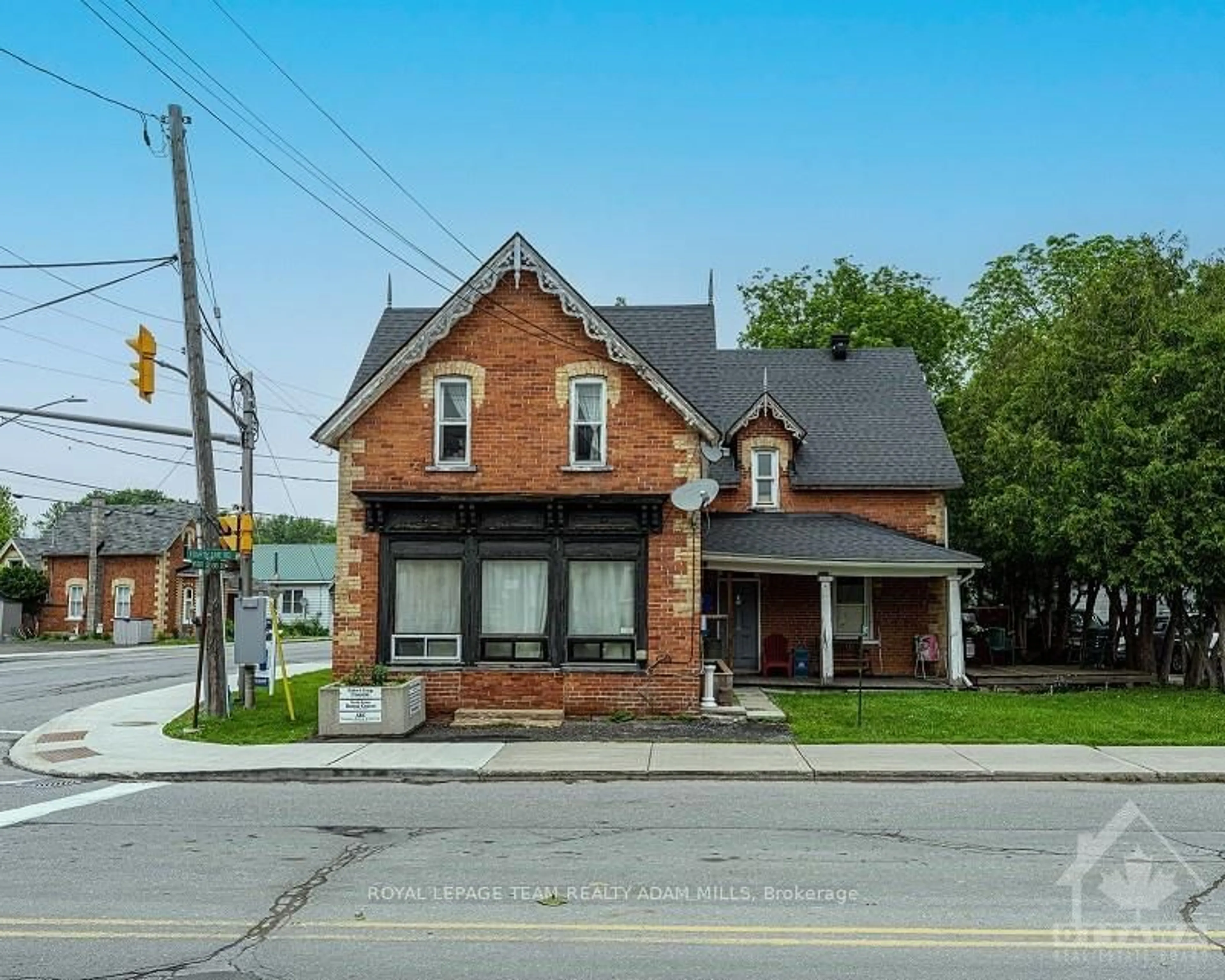 Frontside or backside of a home, the front or back of building for 6607 FOURTH LINE Rd, Manotick - Kars - Rideau Twp and Area Ontario K0A 2T0